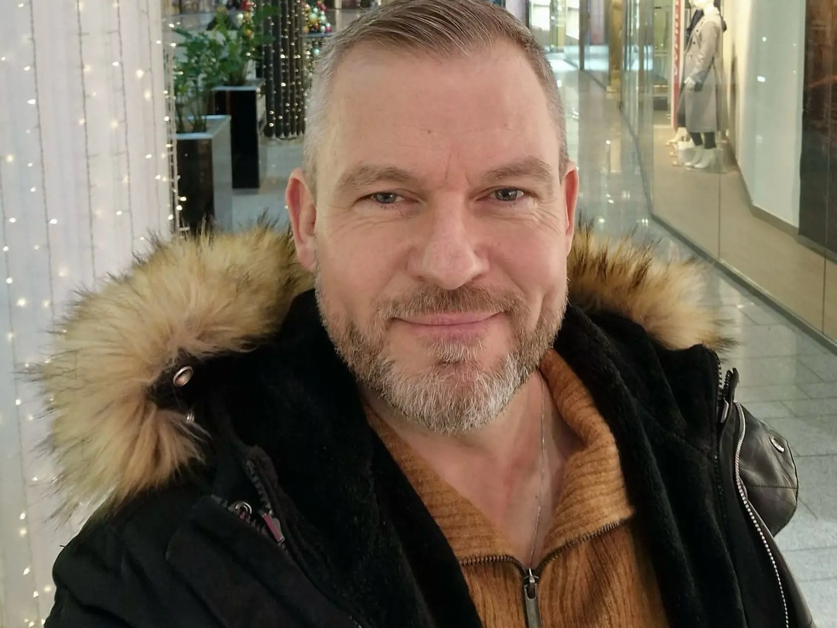 Peter Pellegrini sa na svojej sociálnej sieti vyjadril k prípadu Hudáček. Vo videu mu vyjadruje podporu a ľuďom odkazuje, aby sa prebrali!