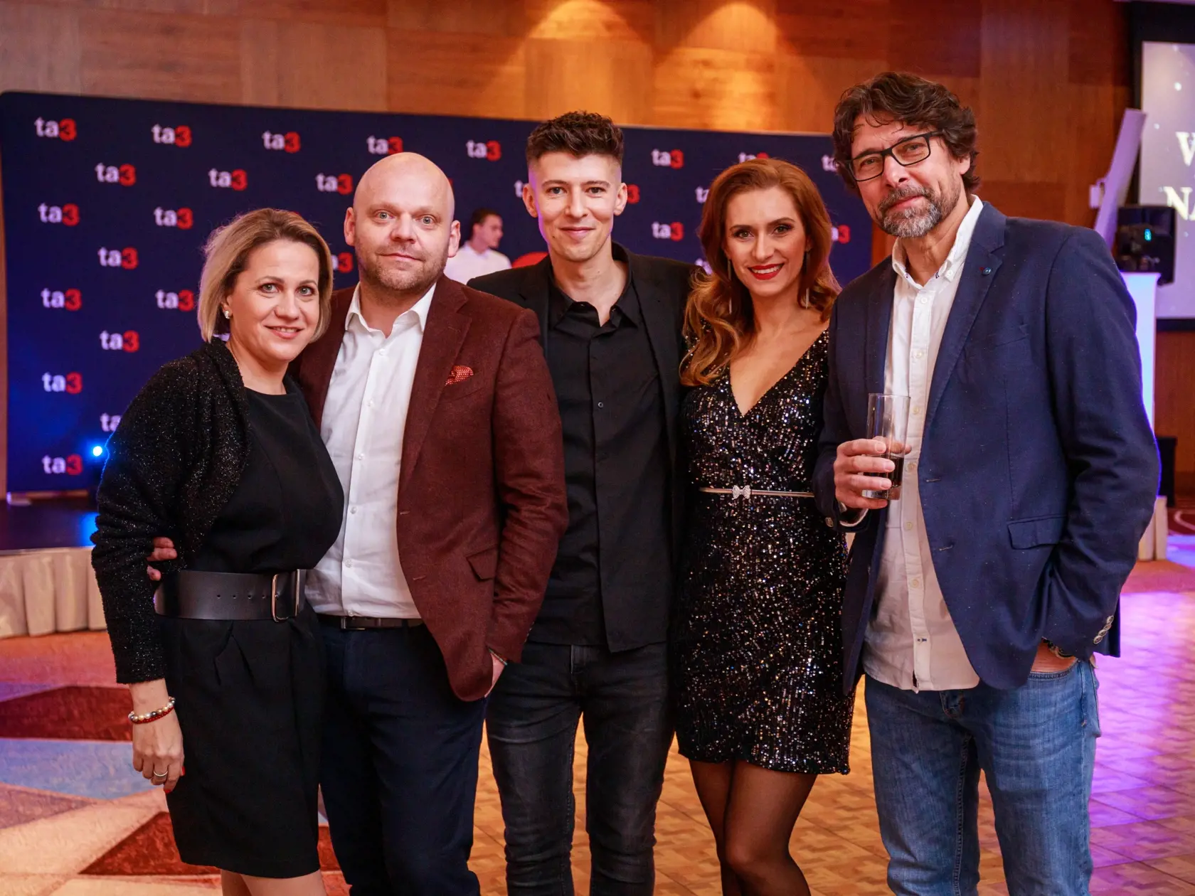 Vianočná párty televízie ta3. O zábavu núdza rozhodne nebola.