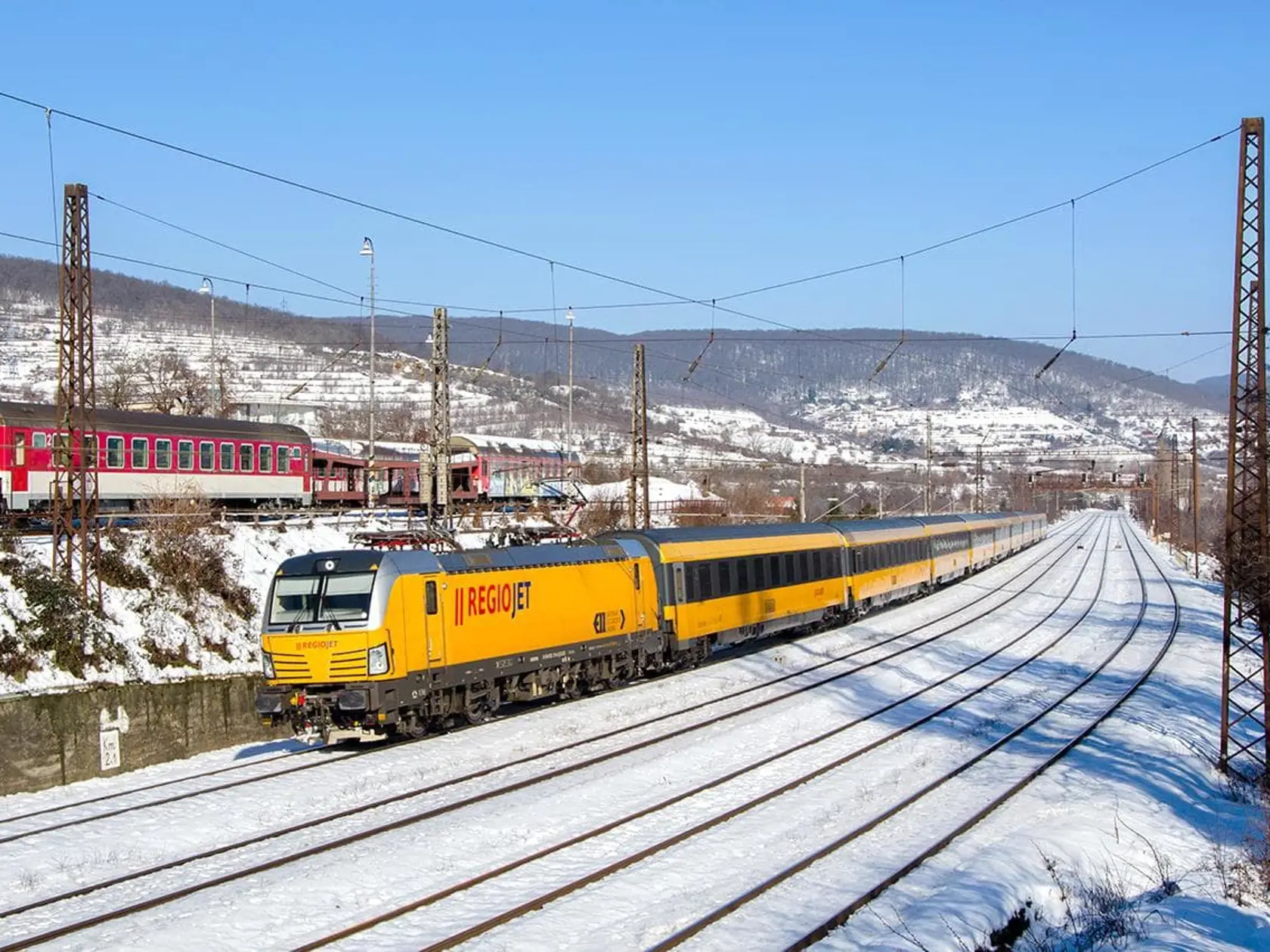 RegioJet posilní vlakové spojenie na trase Praha - Bratislava.