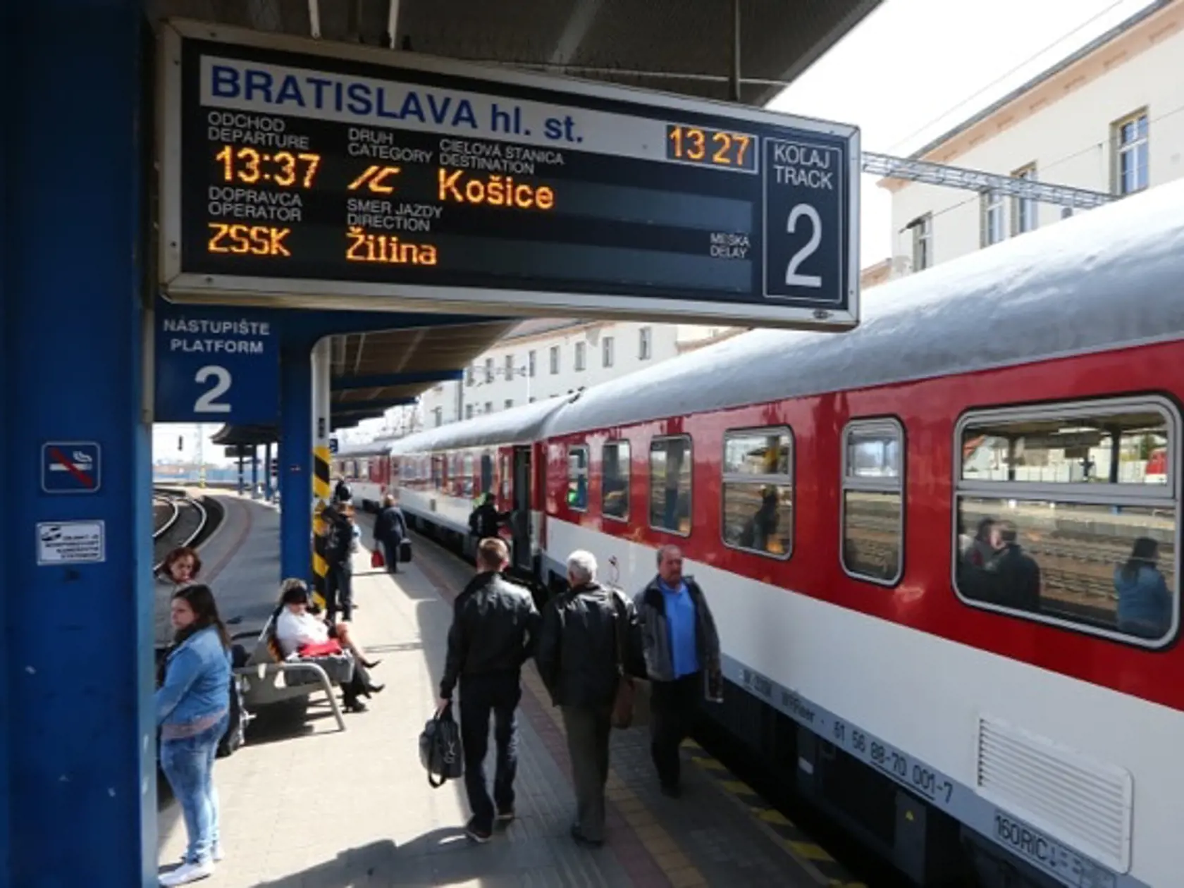 Medzi Bratislavou a Žilinou budú rýchliky jazdiť rýchlosťou až 160 km/h.