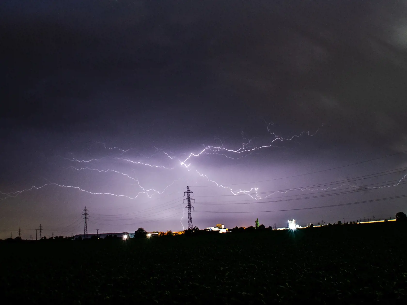 Blesky nad Trnavou.