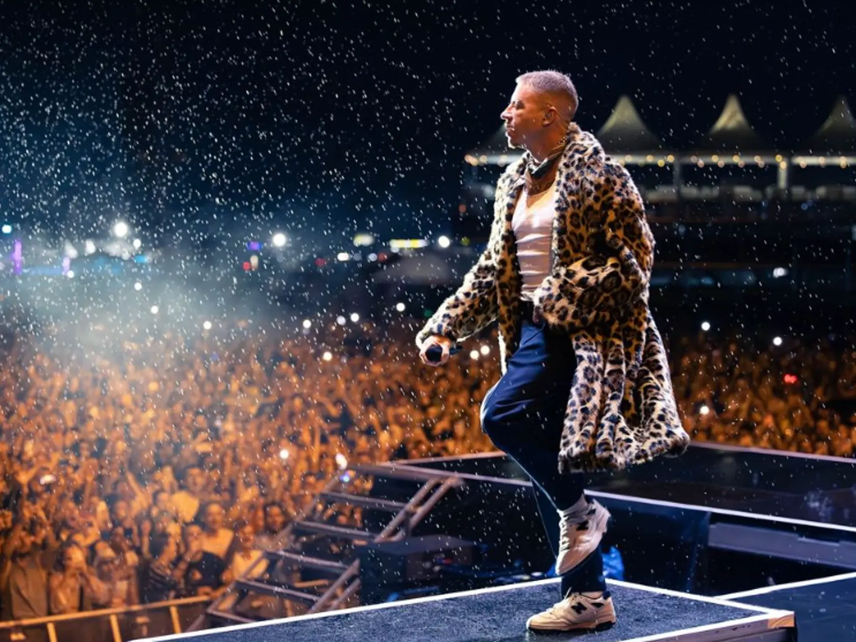 Macklemora ani jeho fanúšikov dážď nezastavil.
