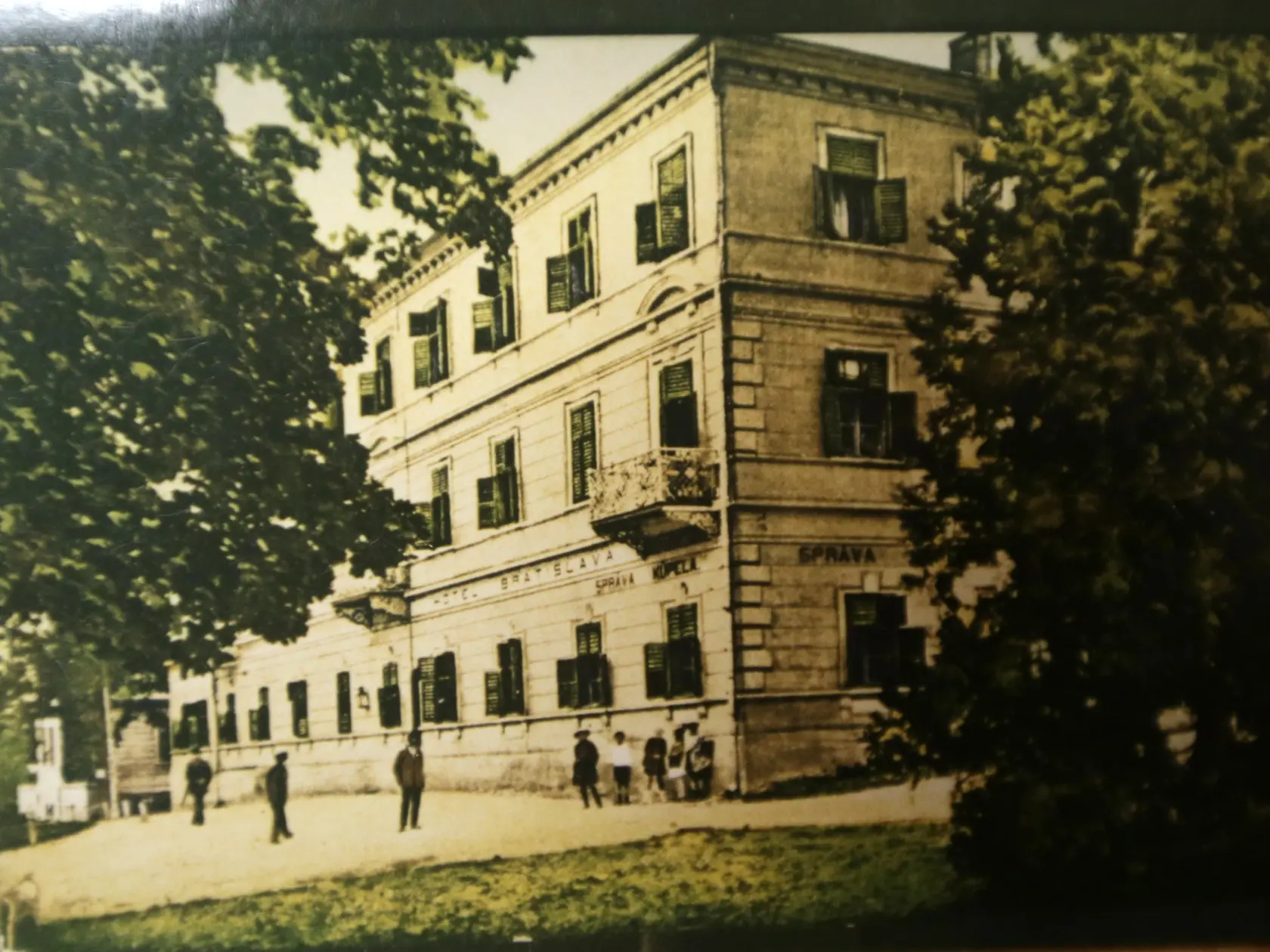 Kúpele Sliač predtým a teraz.