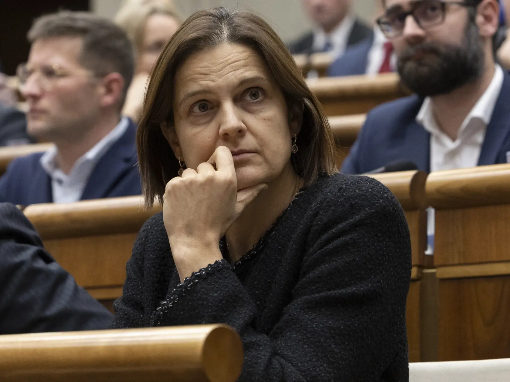 78. schôdza Národnej rady Slovenskej republiky počas ktorej sa poslanci rozhodujú o zotrvaní vlády Eduarda Hegera. Na snímke je Mária Kolíková.
