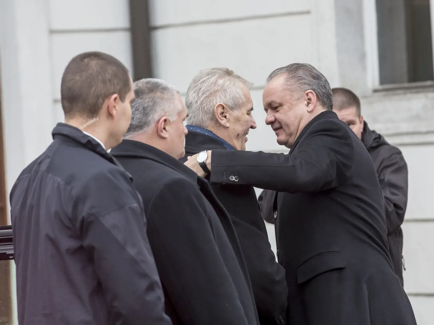 Prezidenti si pochvaľovali dobré vzájomné vzťahy Česka so Slovenskom.