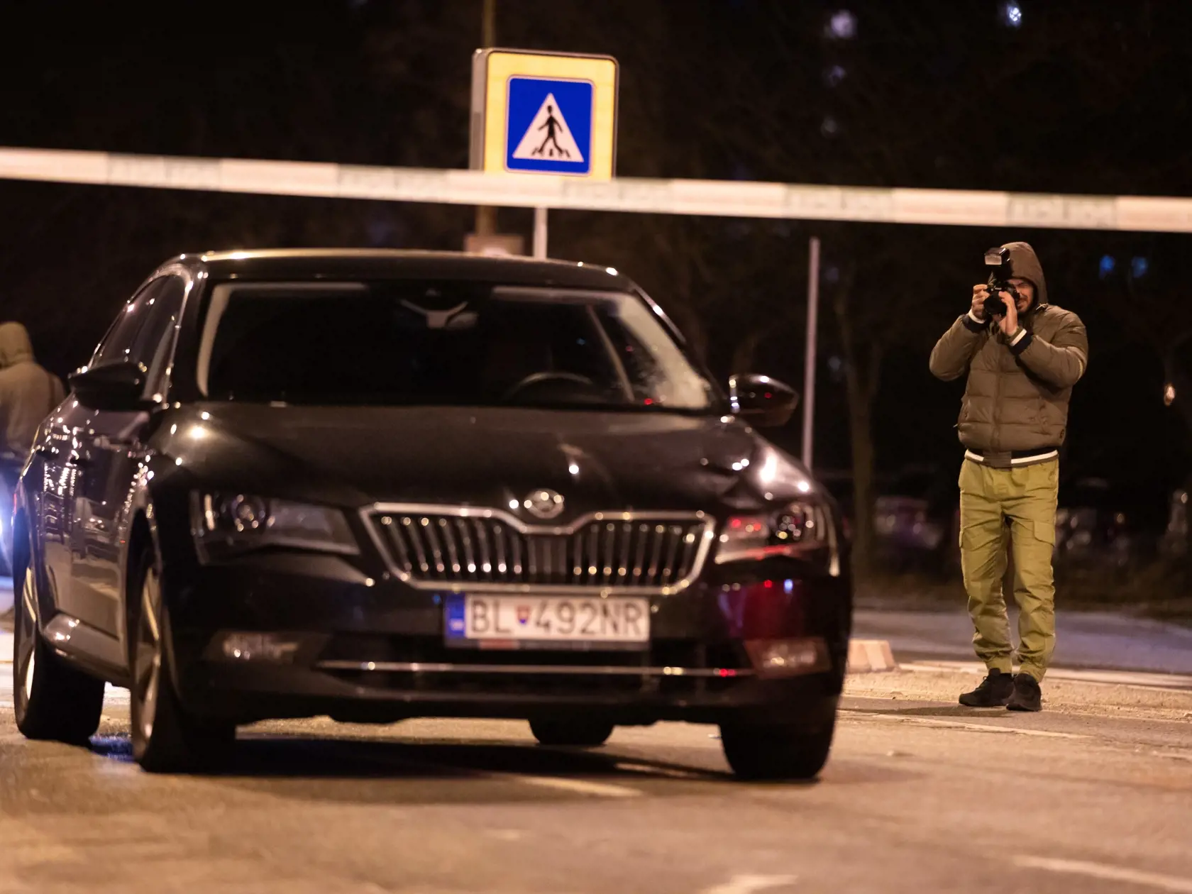 Na Romanovej ulici v Bratislave pred sídlom Úradu pre ochranu ústavných činiteľov mal funkcionár ministerstva zraziť dôchodkyňu.
