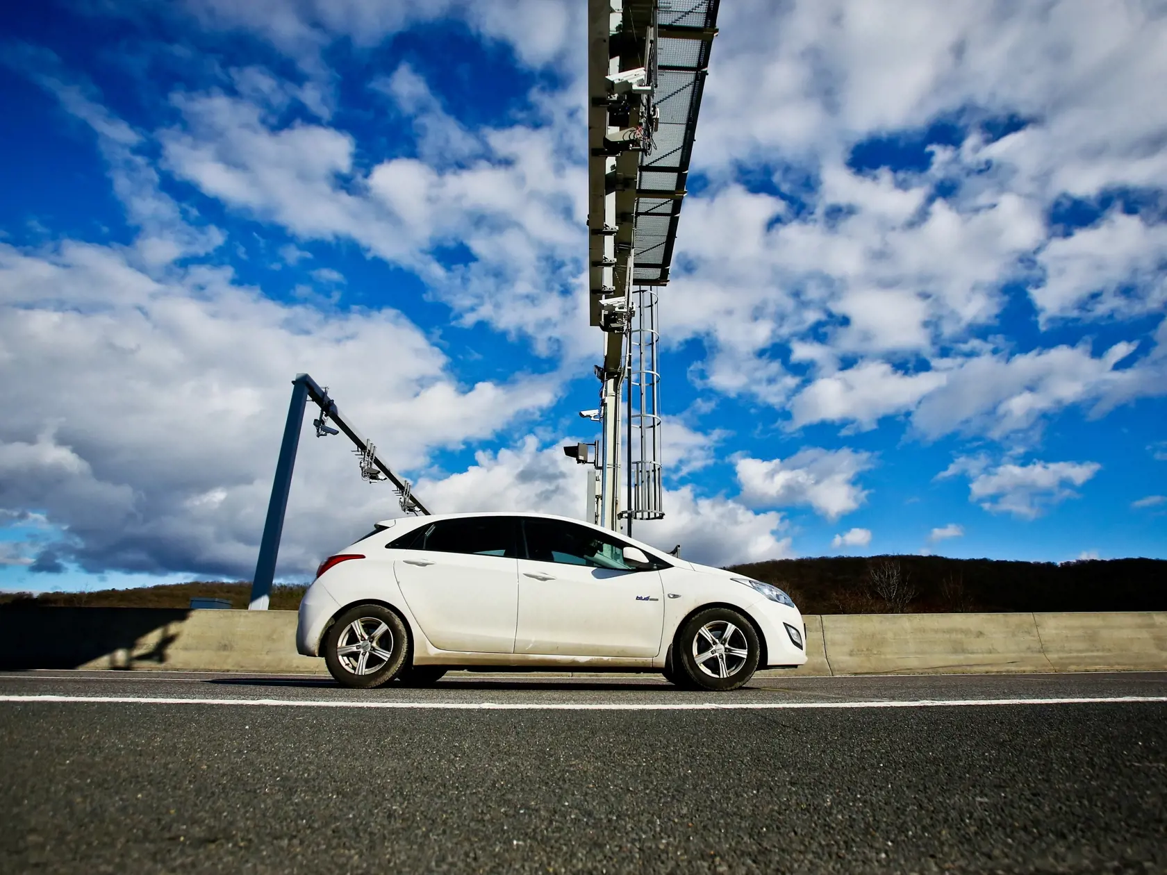 Od 15.12. si budú môcť  motoristi kúpiť elektronickú diaľničnú známku na rok 2018.  