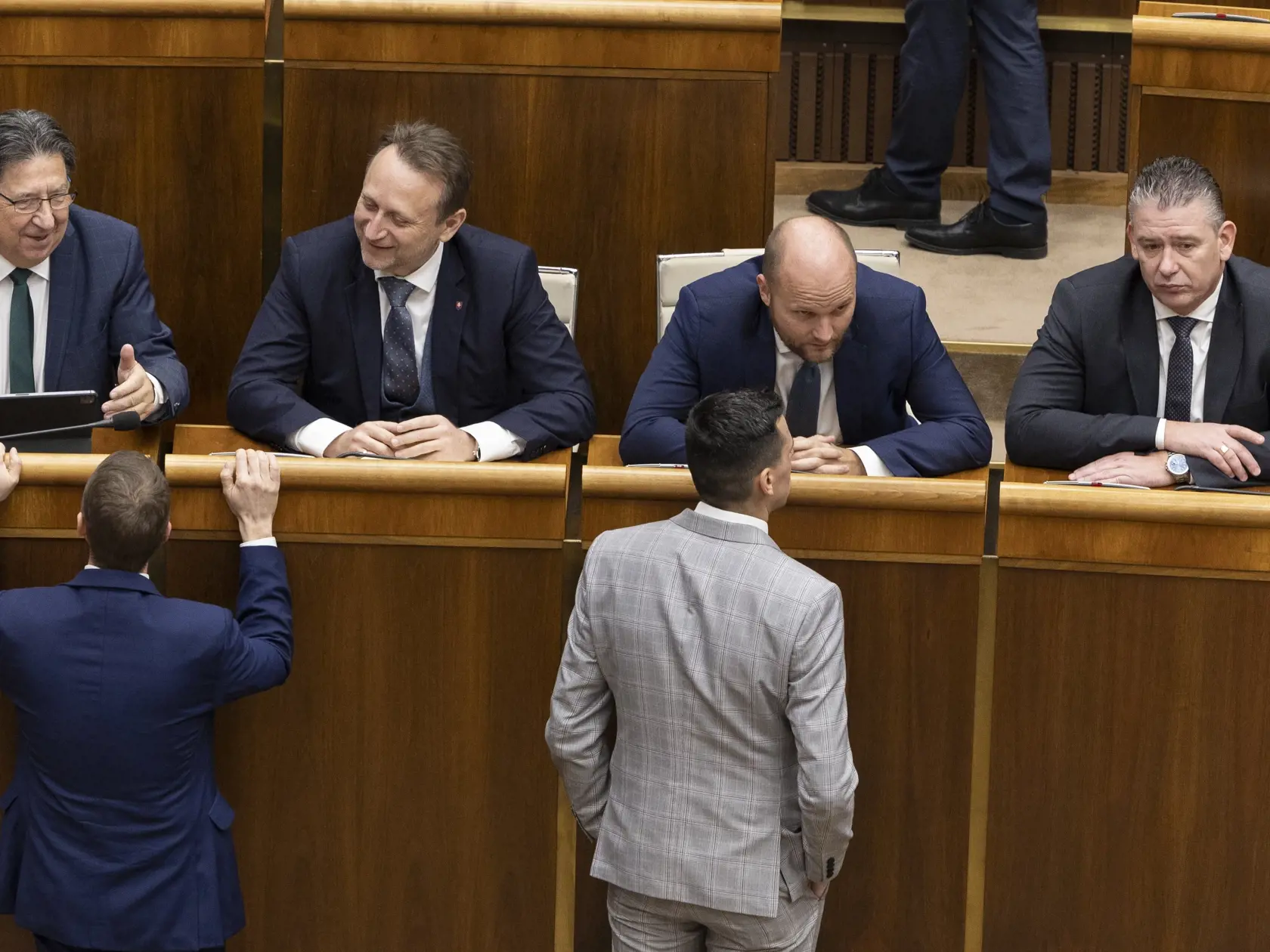 78. schôdza Národnej rady Slovenskej republiky počas ktorej sa poslanci rozhodujú o zotrvaní vlády Eduarda Hegera. 