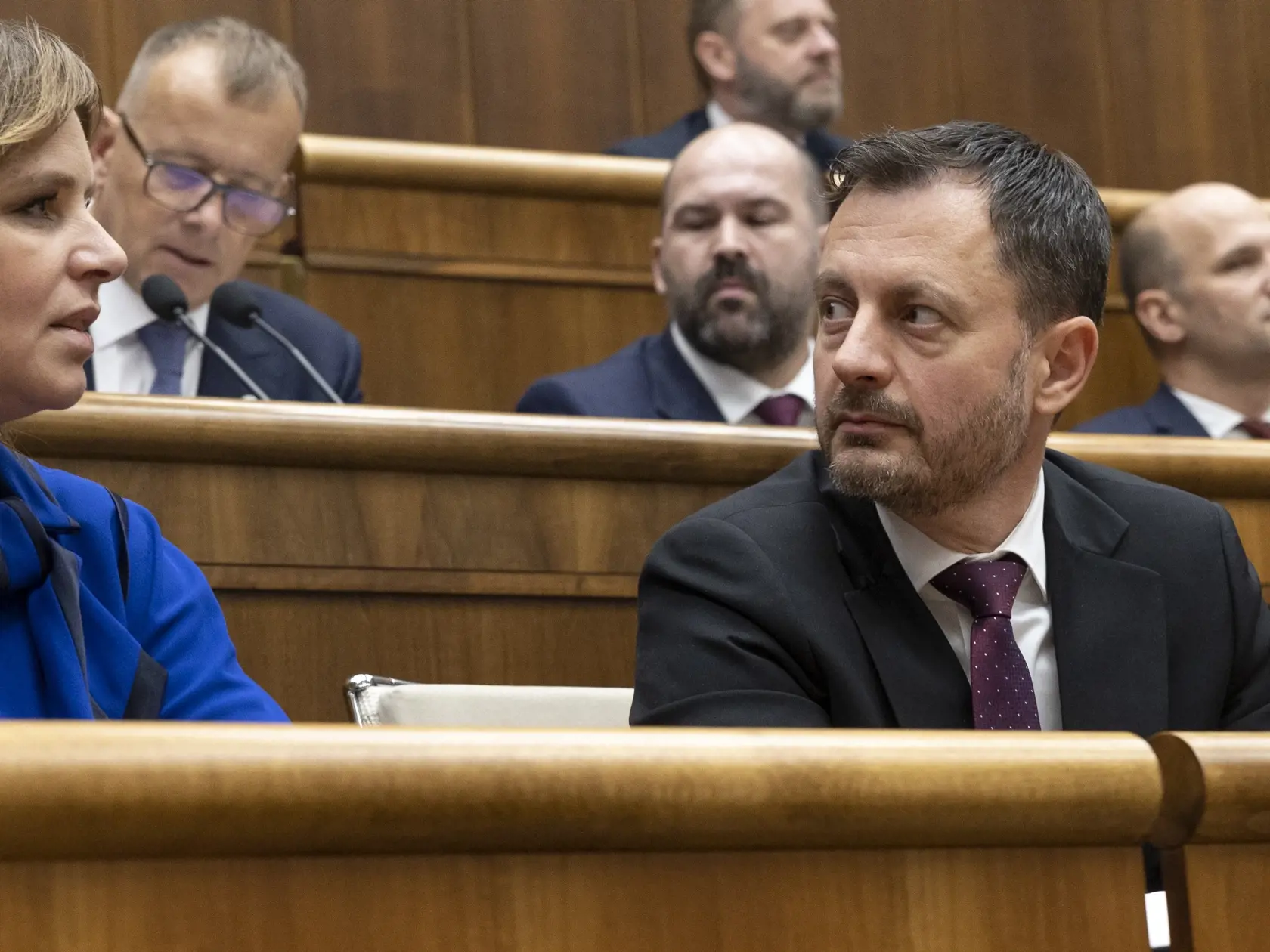 78. schôdza Národnej rady Slovenskej republiky počas ktorej sa poslanci rozhodujú o zotrvaní vlády Eduarda Hegera. Na snímke je Eduard Heger. 