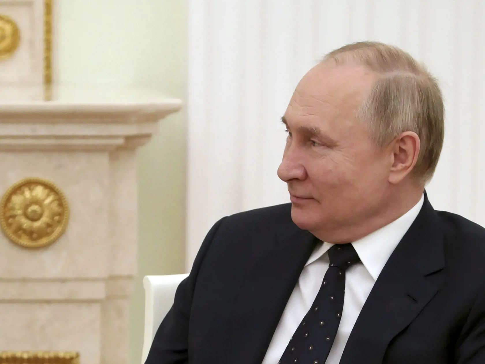 JB 45 Moskva - Ruský prezident Vladimir Putin počúva bieloruského prezidenta Alexandra Lukašenka počas ich stretnutia v Moskve 11. marca 2022. FOTO TASR/AP

Russian President Vladimir Putin listens to Belarusian President Alexander Lukashenko during their meeting in Moscow, Russia, Friday, March 11, 2022. (Mikhail Klimentyev, Sputnik, Kremlin Pool Photo via AP)