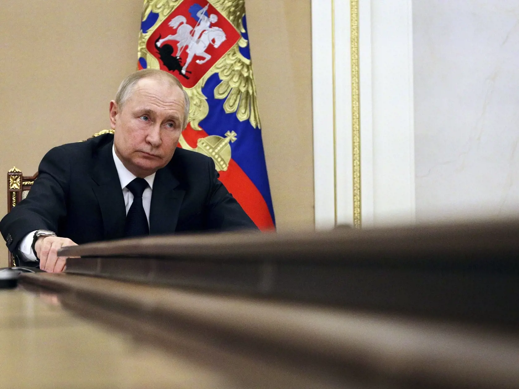 KK40 Moskva - Na snímke ruský prezident Vladimir Putin počas videokonferencie s ministrami o krokoch na zmiernenie následkov sankcií Západu 10. marca 2022 v Moskve. FOTO TASR/AP

Russian President Vladimir Putin chairs a meeting with members of the government via teleconference in Moscow, Thursday, March 10, 2022. (Mikhail Klimentyev, Sputnik, Kremlin Pool Photo via AP)
