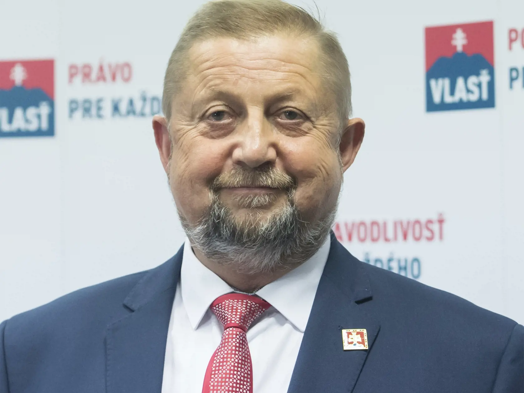 Na snímke volebný líder strany Vlasť Štefan Harabin počas tlačovej konferencie na ktorej predstavil kandidačnú listinu strany v parlamentných voľbách 2020 v Bratislave 28. novembra 2019. FOTO TASR - Martin Baumann