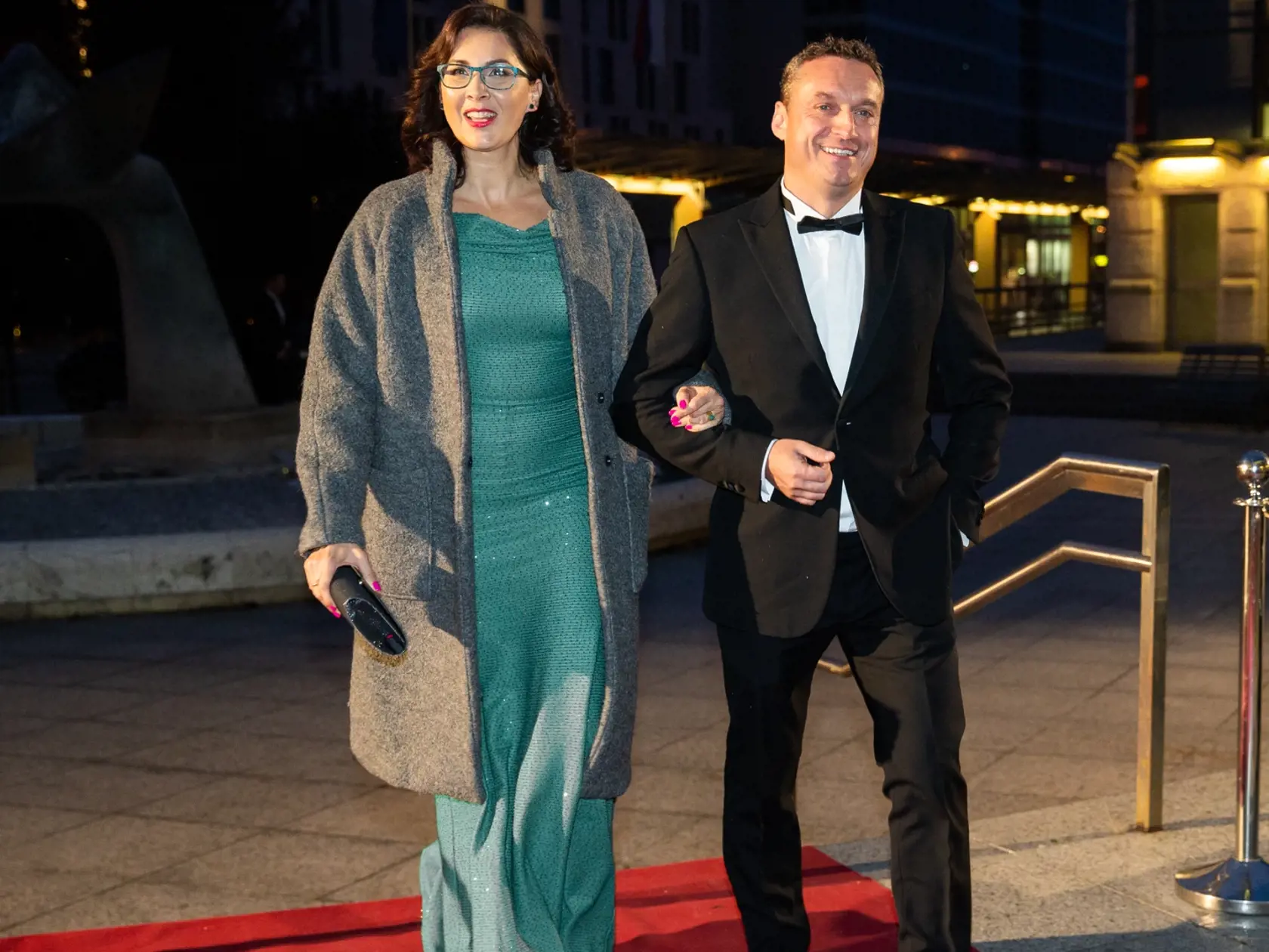 Príchod hostí na galavečer OTO 2019 v Bratislave. Na snímke Marcel Forgáč s manželkou.