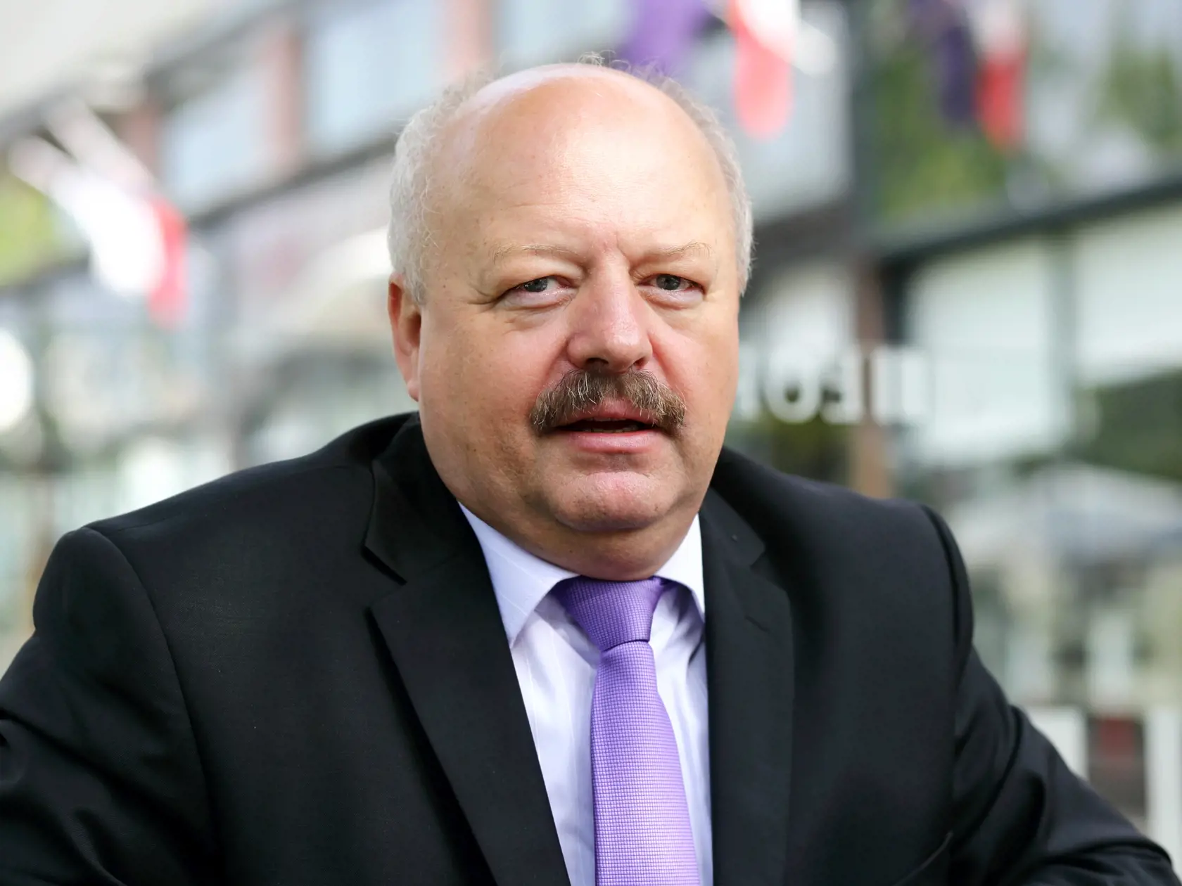 Na snímke generálporučík Ing. Pavel Macko, rozhovor potom, ako idišiel z armády. 