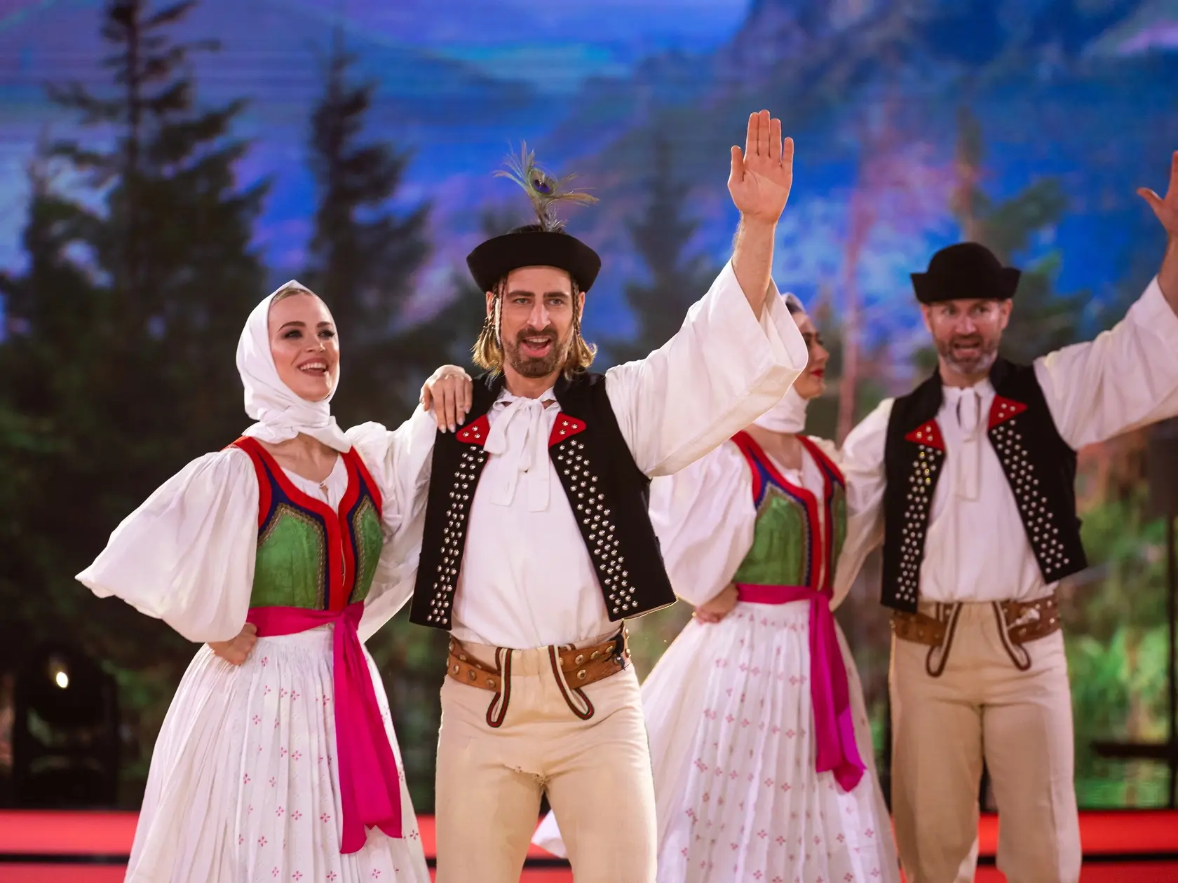 Peter Sagan a Eliška Lenčešová počas ôsmeho kola Let's dance 2025.