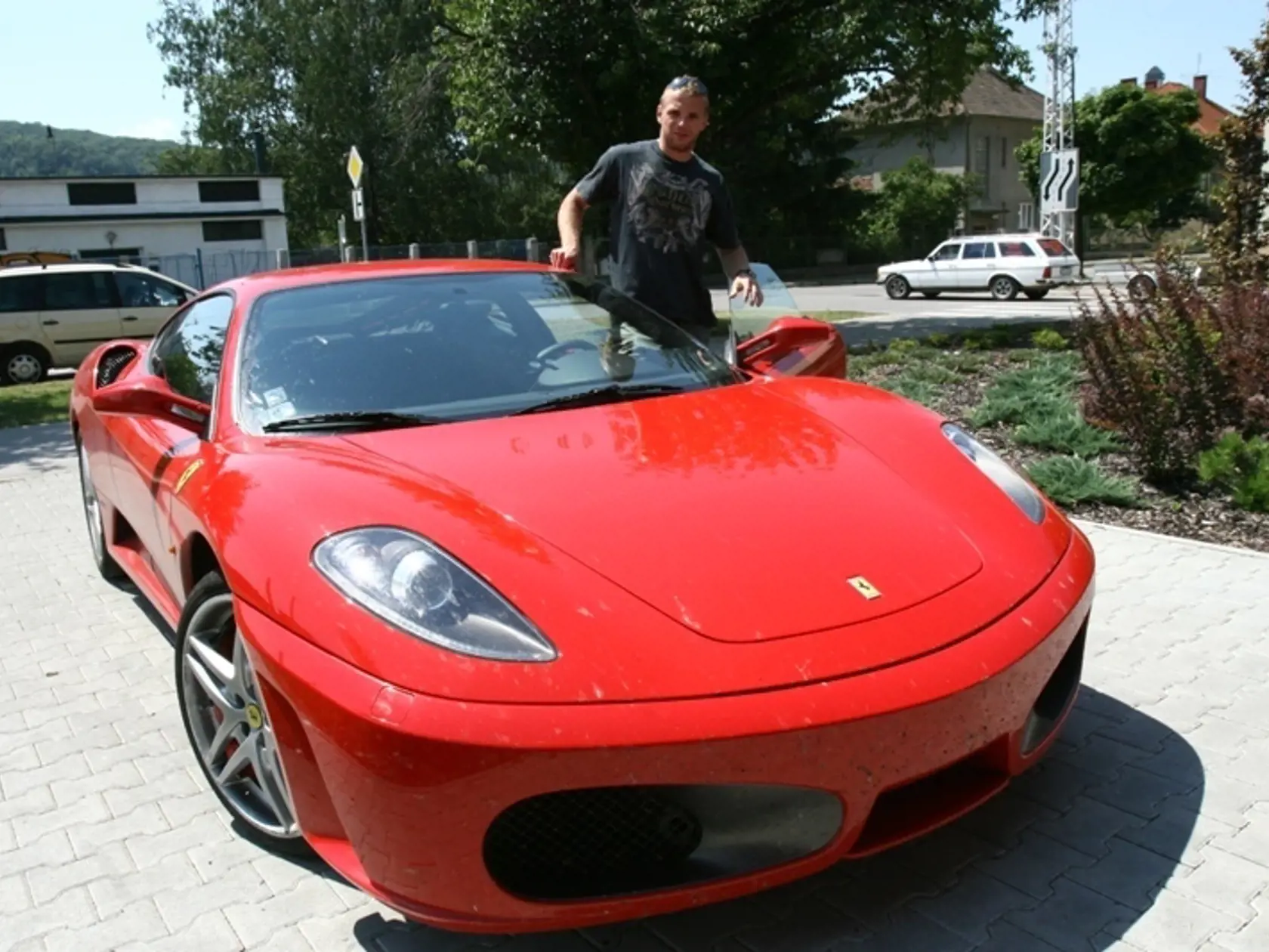 Gáborik zo značky Ferrari vlastnil aj klasiku. Červené F430.