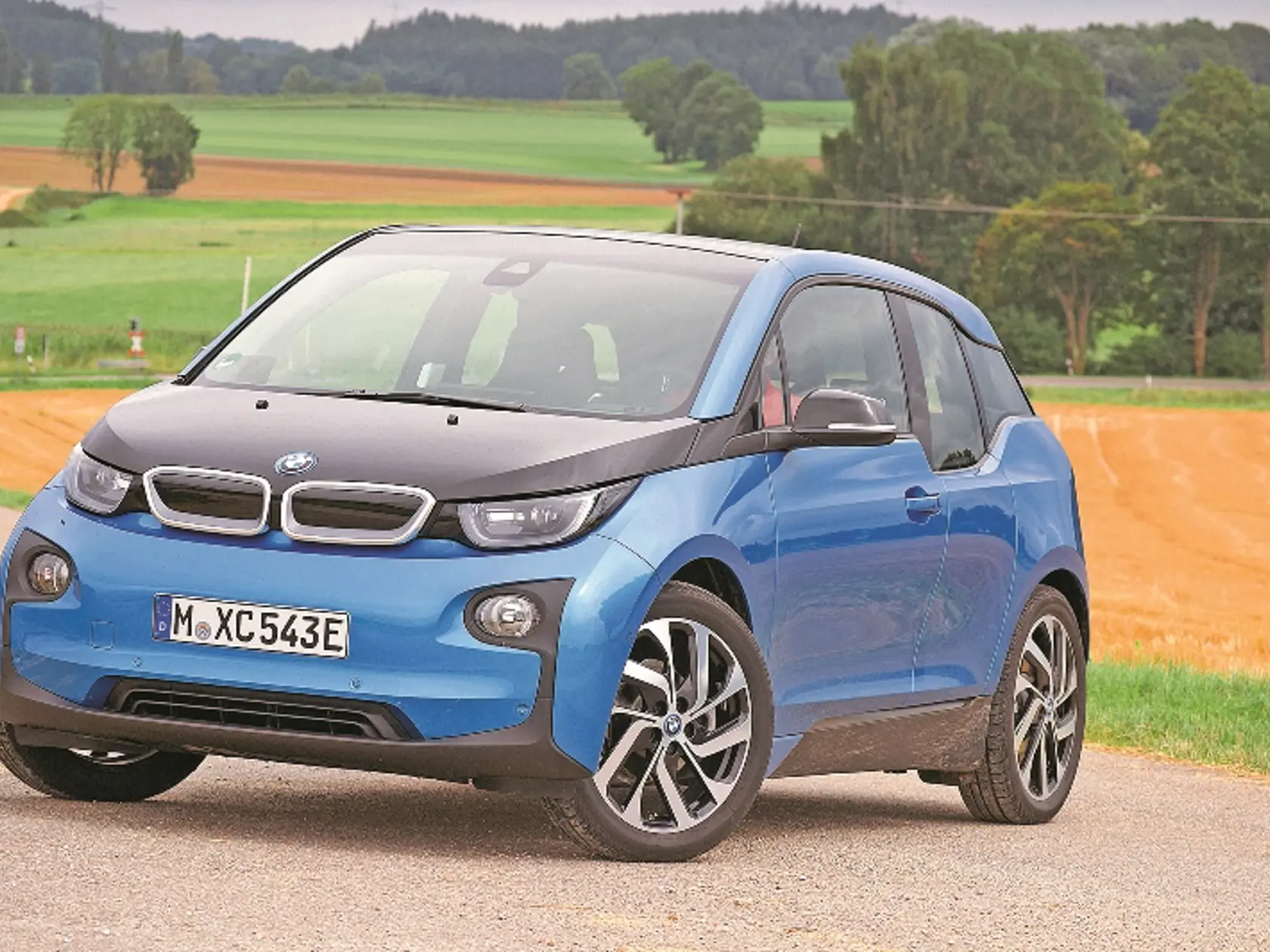 BMW i3 patrí k najpopulárnejším elektromobilom, vyvinuté bolo samostatne, nejde o derivát žiadneho už existujúceho auta.