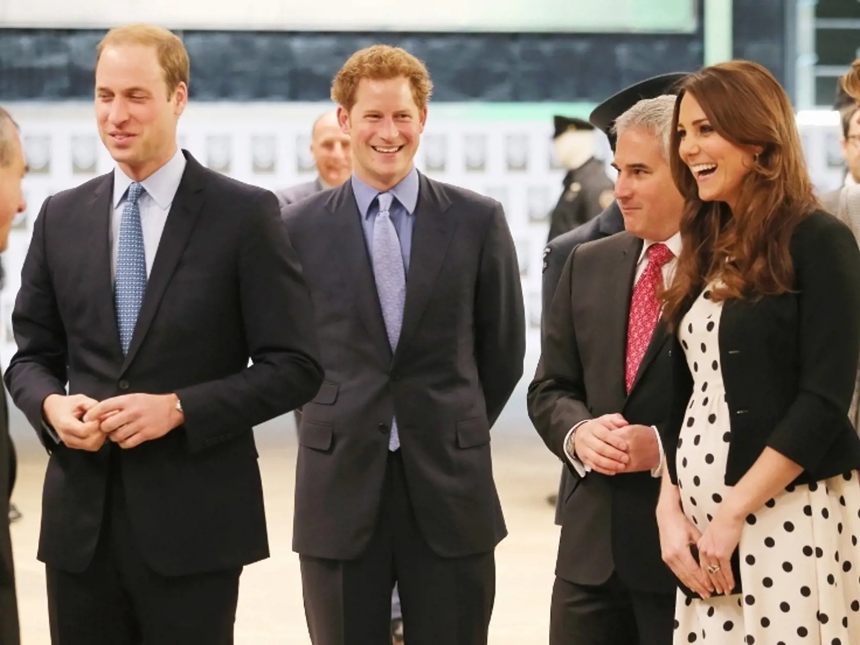 Nielen rodičia William a Kate sa tešia na bábätko. Nevie sa ho dočkať ani strýko Harry.