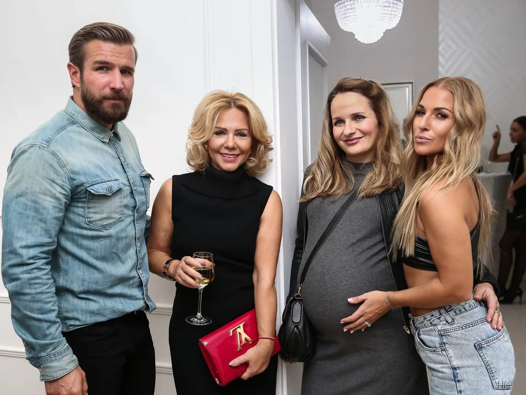 Otvorenie multifunkčného skrášľovacieho salóna v centre Bratislavského starého mesta. Na snímke Michal Navara, Katarína Cibulková, Zuzana Šebová a Dominika Cibulková