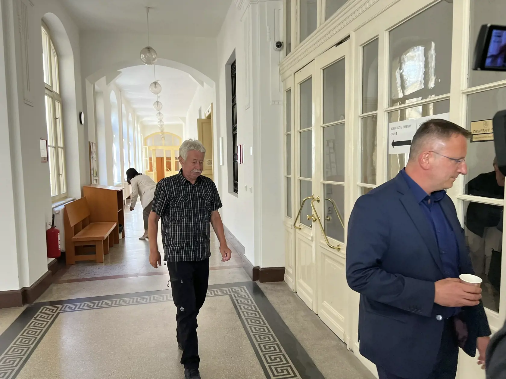 Vodič nákladného auta Július F. so svojím obhajcom.