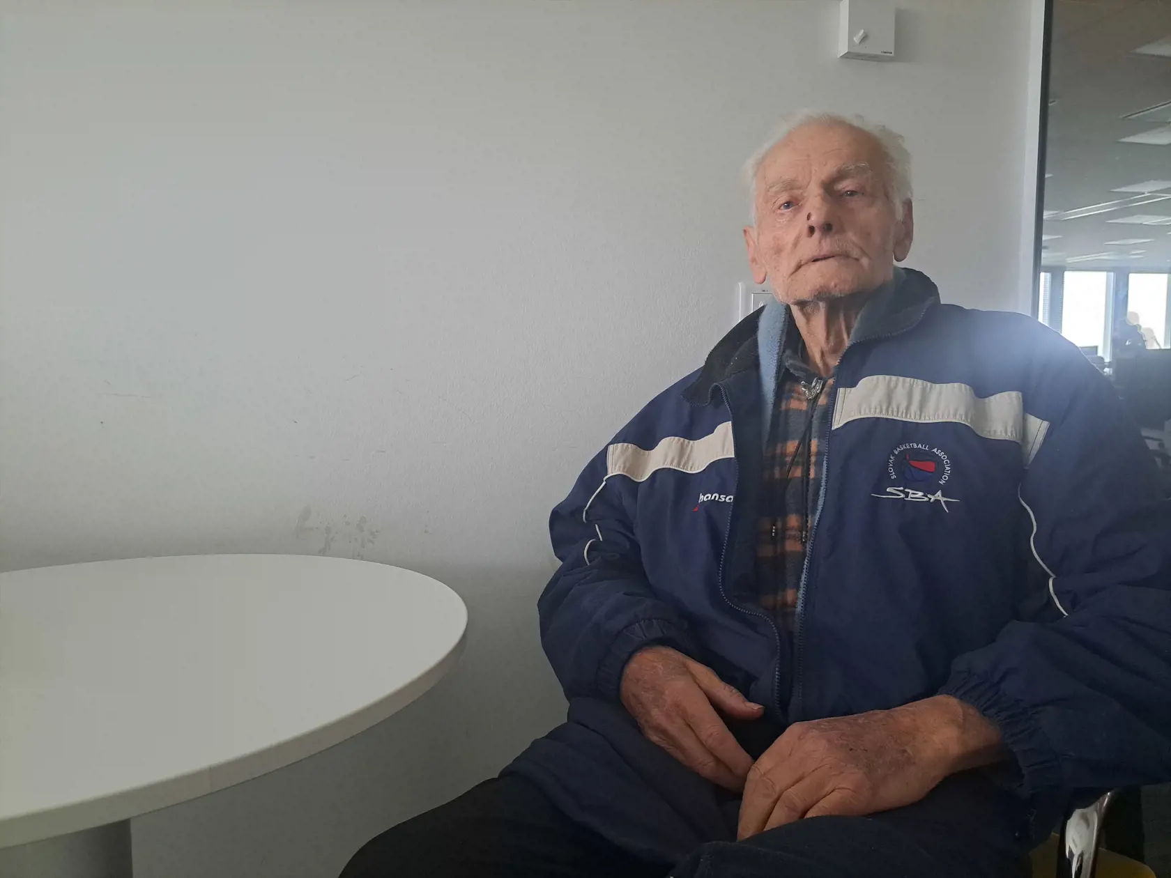 V byte však nemal len svoj dôchodok, ale aj ďalšie úspory.