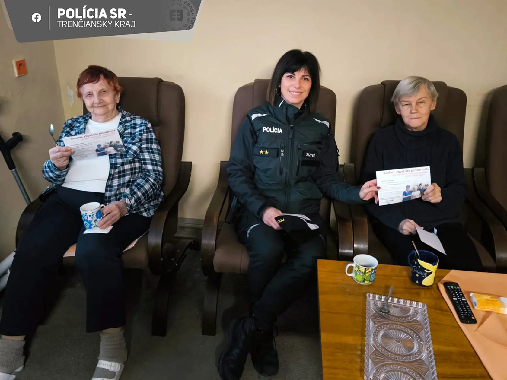 Polícia chodí pravidelne varovať seniorov pred podvodníkmi.