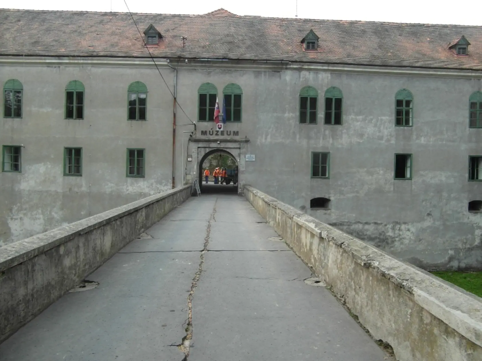 HRAD MODRÝ KAMEŇ: Prvá časť jeho obnovy a archeologických prieskumov by sa mala robiť do konca roka.