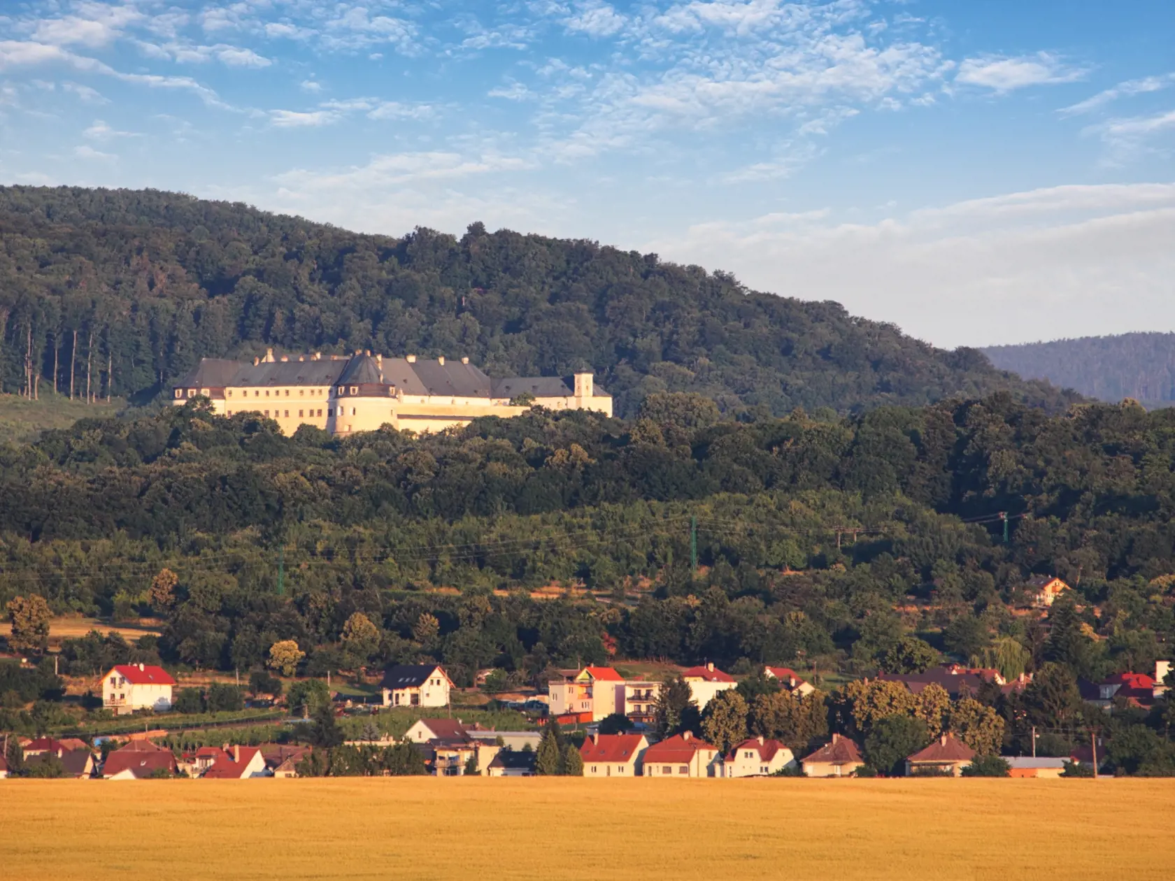 Častá - hrad Červený Kameň
