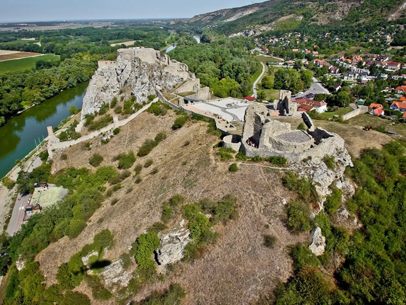 Horná časť hradu Devín je uzavretá už šiesty rok.