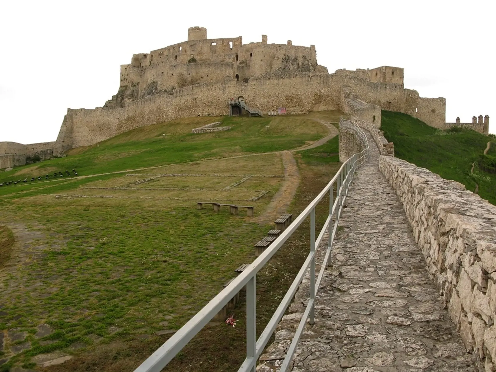 Spišský hrad patrí k najväčším na svete.