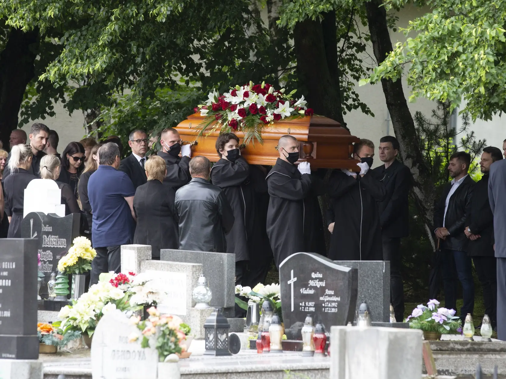 Pohreb zavraždeného učiteľa Jaroslava Budza vo Vrútkach.
Na obr.: 