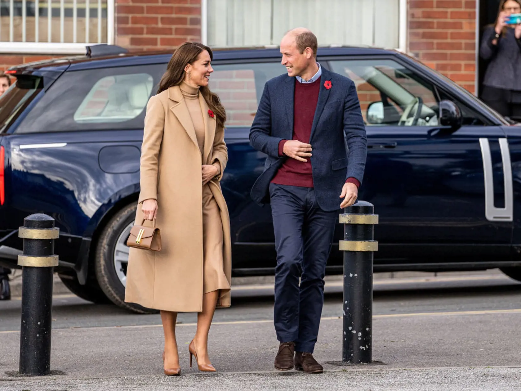 Princezná Kate oslnila v elegantnom outfite v prírodných tónoch.