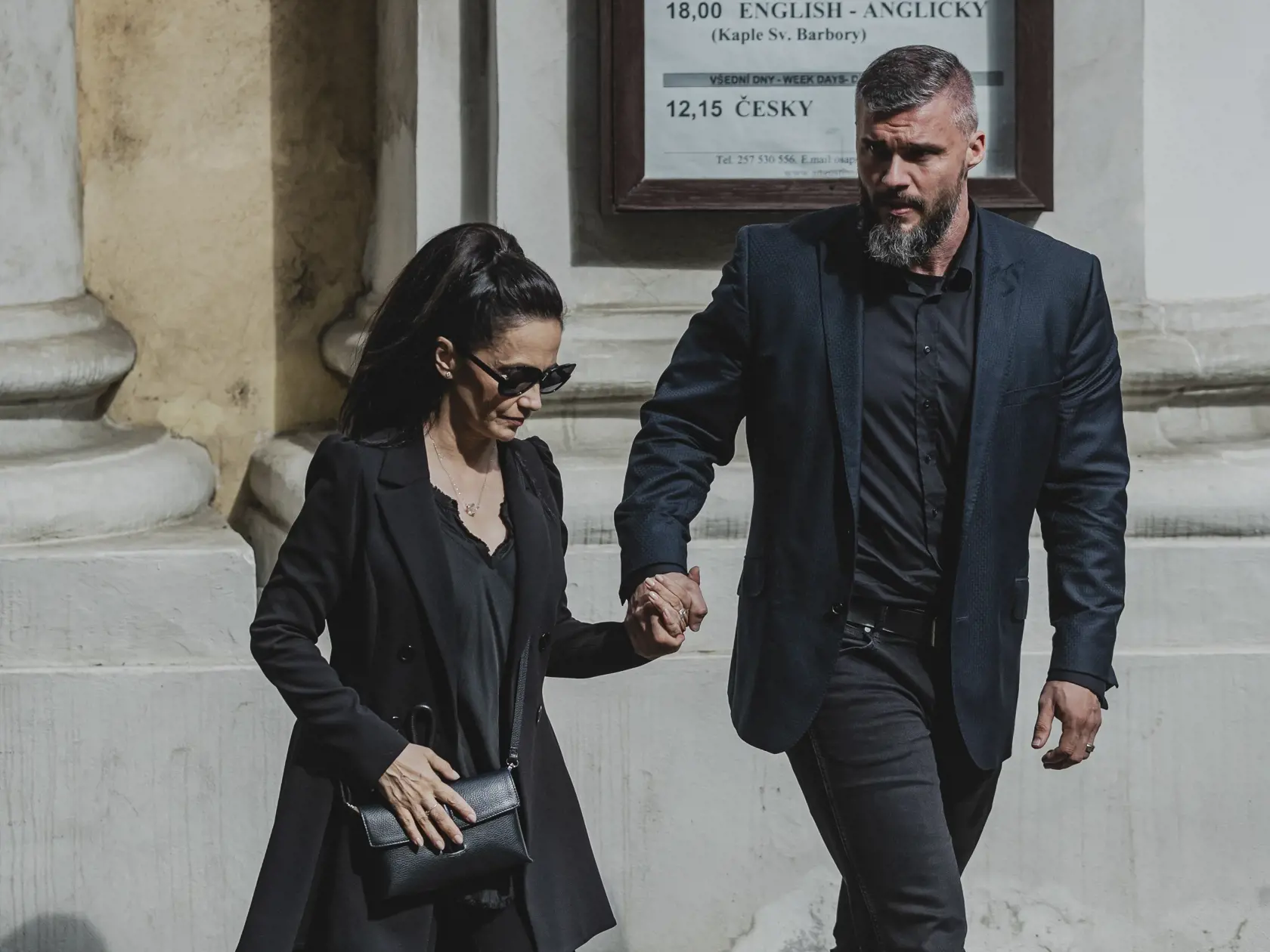 V pražskom kostole svatého Tomáše na Malé Straně sa konala súkromná zádušná omša za zosnulú česká speváčku Hanu Zagorovú. Zúčastnili sa jej členovia rodiny, najbližsí priatelia a kolegovia. Na snímke Lucie Bíla s partnerom Radkom Filipi.
