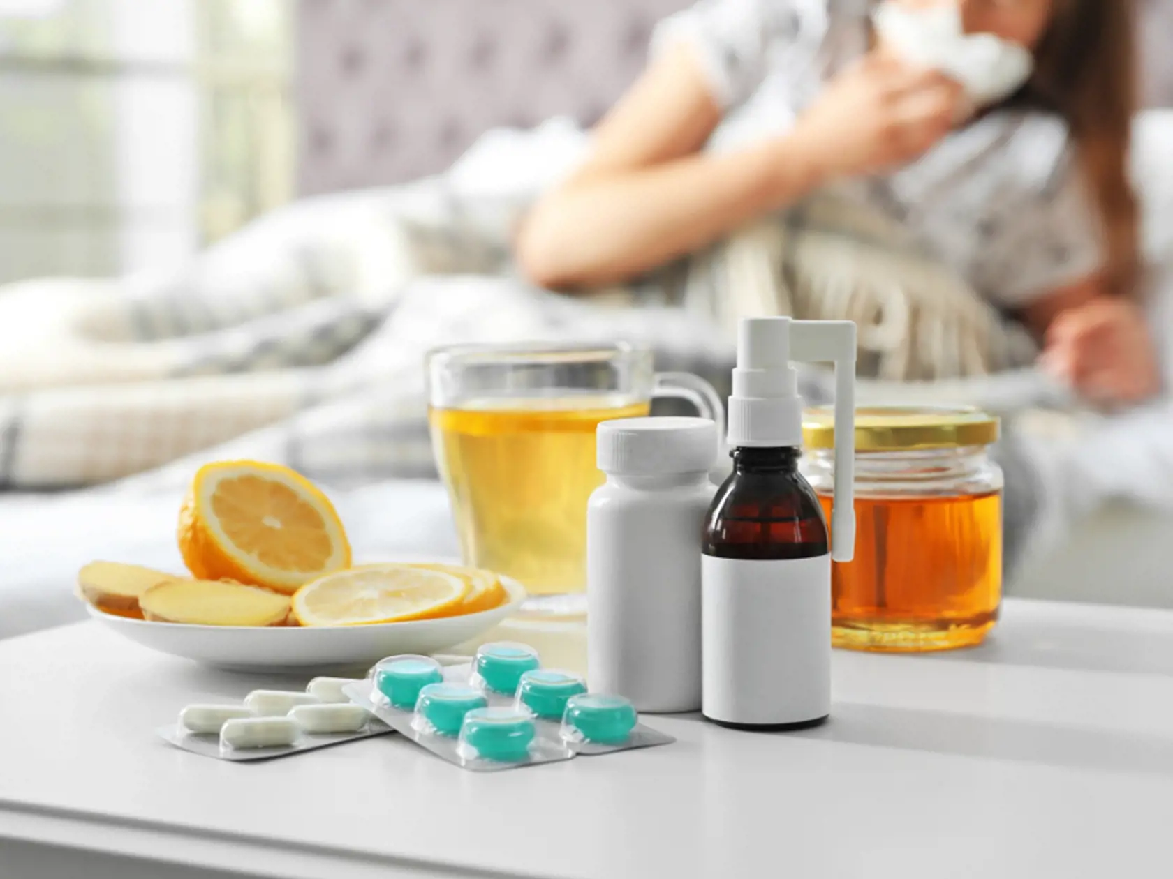 Pri liečbe infekcií horných dýchacích ciest nemusíte hltať antibiotiká. Lepšie a rýchlejšie pomôže niečo, čo máte bežne doma, a navyše bez vedľajších účinkov.