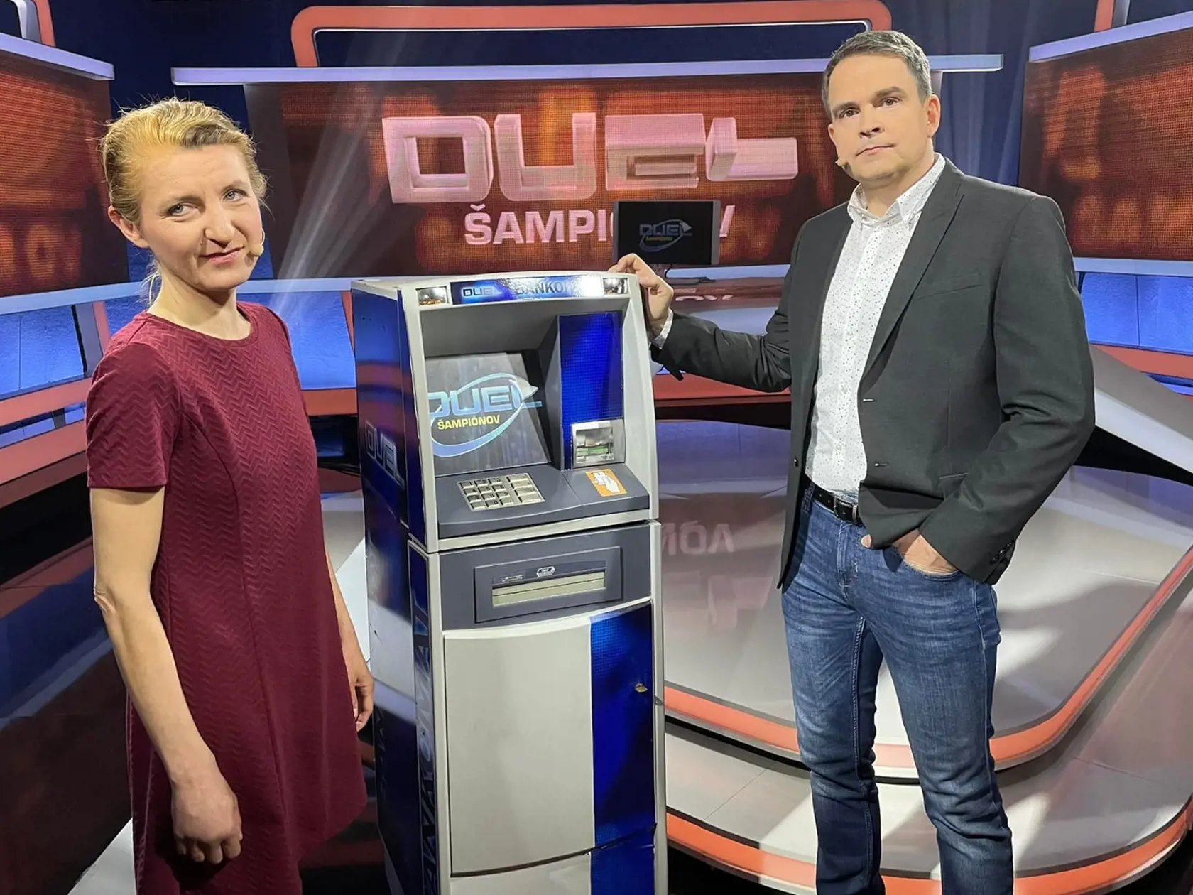 V Dueli šampiónov patrila k najväčším hviezdam. Na fotke s moderátorom Gregorom Marešom.