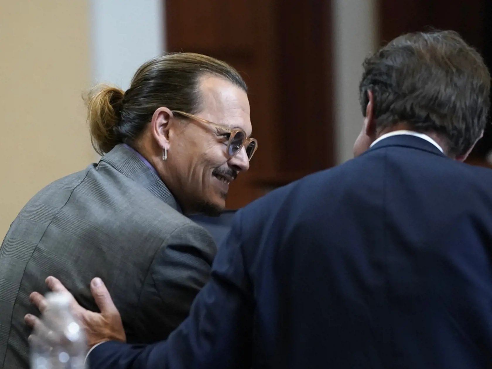 Johnny Depp sa na súde stretol s Amber zoči-voči.