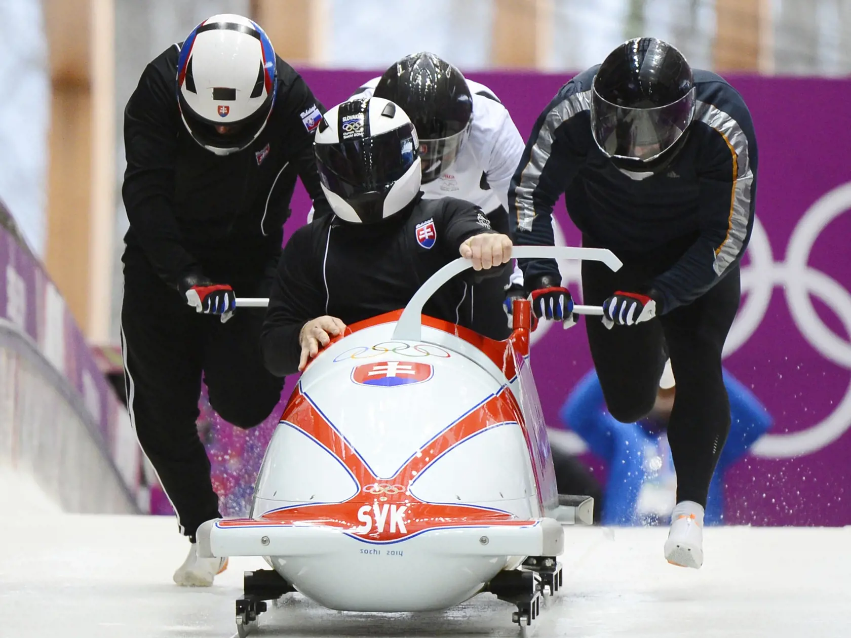 S bobistami reprezentoval na olympiáde.