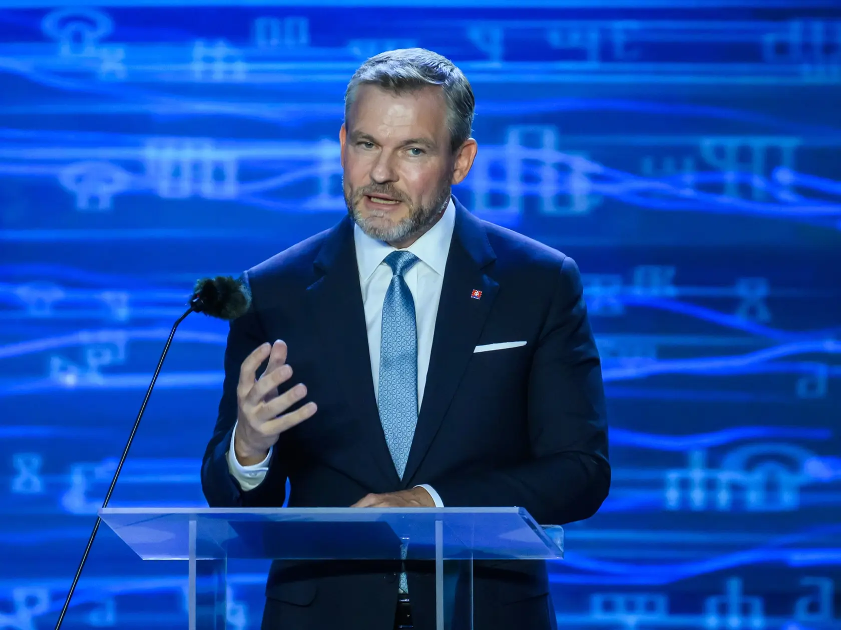Na snímke prezident SR Peter Pellegrini počas galavečera v rámci osláv sviatku Cyrila a Metoda na Devíne v Bratislave 5. júla 2025. Hrad Devín v Bratislave je v sobotu opäť miestom celoslovenských cyrilo-metodských osláv. Pre návštevníkov bol pripravený celodenný program, ktorý priblížil históriu, umenie, zvyky, ľudovú tvorivosť, pripravené boli aj ekumenické bohoslužby. Podujatie má priblížiť význam štátneho sviatku svätých Cyrila a Metoda. Brány areálu sa otvorili o 11.00 h. FOTO TASR - Jaroslav Novák