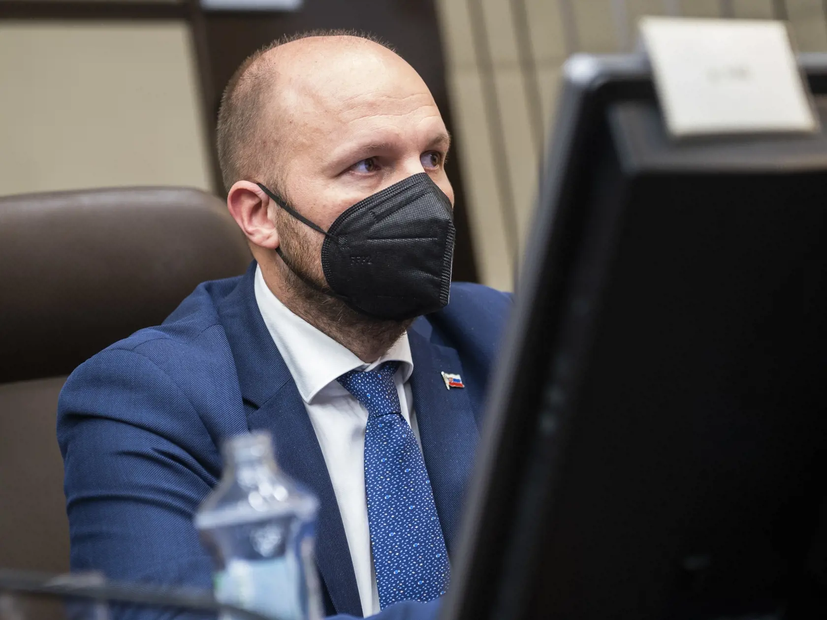 Na snímke minister obrany SR Jaroslav Naď (OĽaNO)  počas mimoriadneho rokovania BR SR o situácii na Ukrajine v Bratislave 25. januára 2022.
