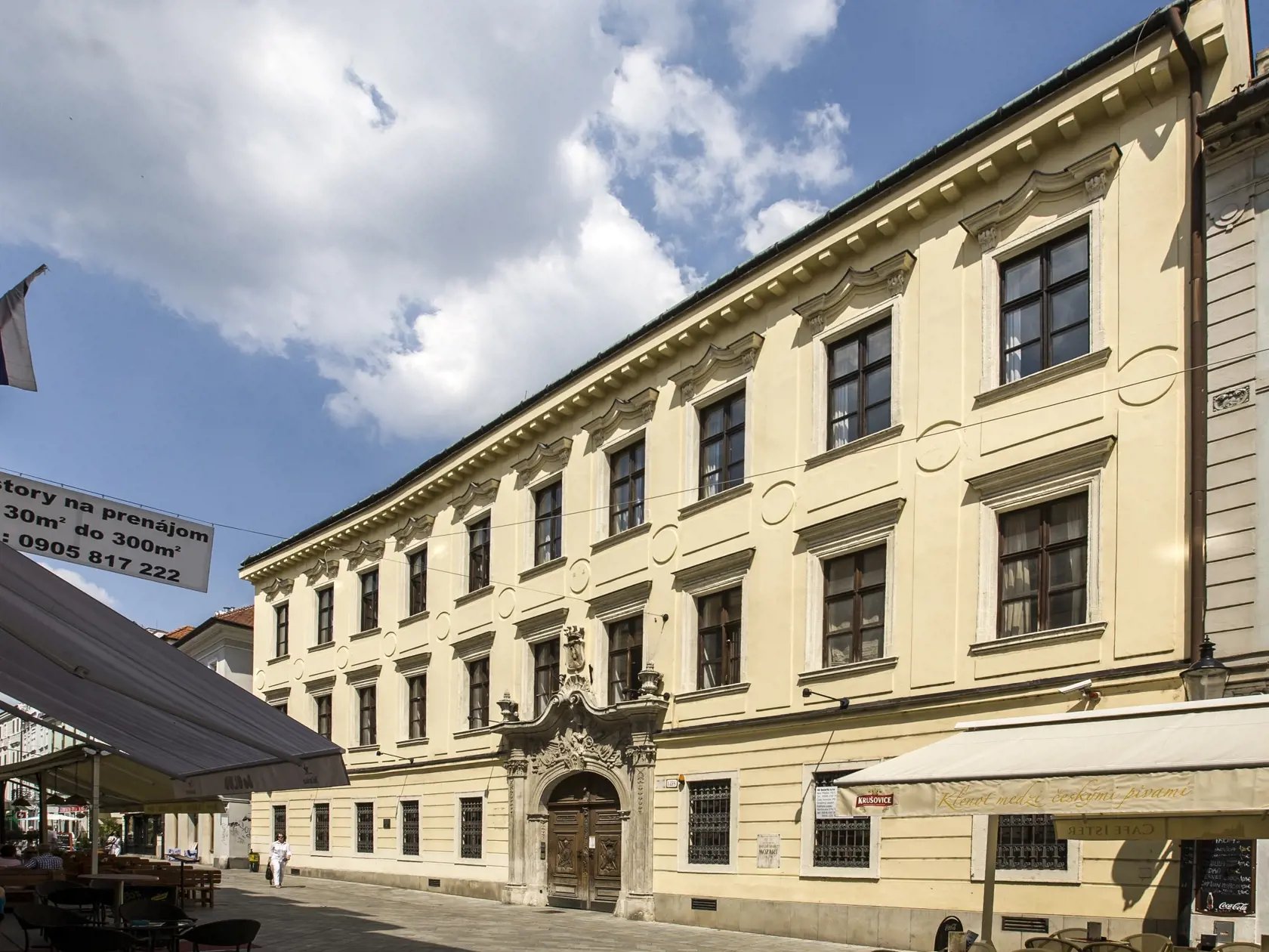 Niektoré adresy prinášajú podľa numerológie šťastie, iné nie. Na snímke Mozartov dom v Bratislave.
