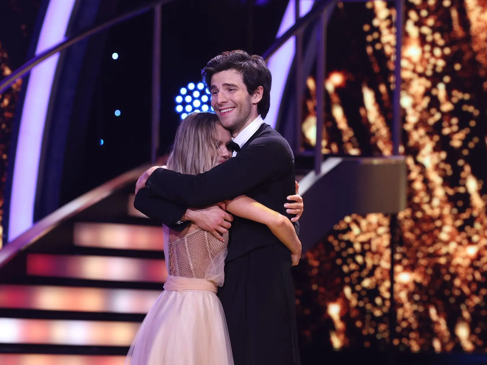 Kráľom a kráľovnou 10. série Let's Dance sa stali Kristián Baran a Dominika Rošková.