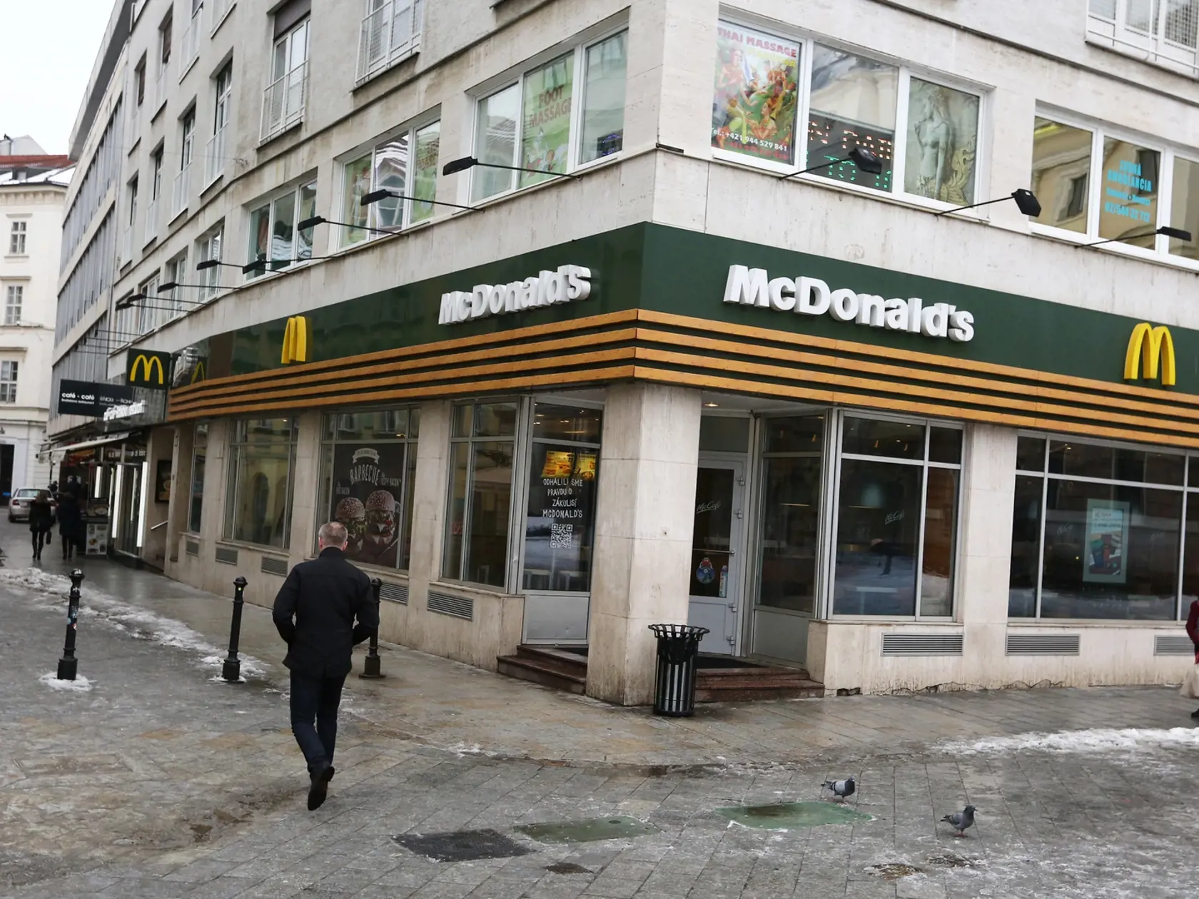 Na mieste bývalého „Mliečaku“ je dnes fastfood.