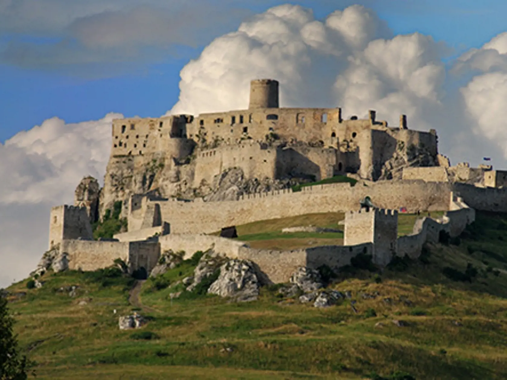 Spišský hrad bude budúci pondelok a utorok úplne zatvorený pre verejnosť.