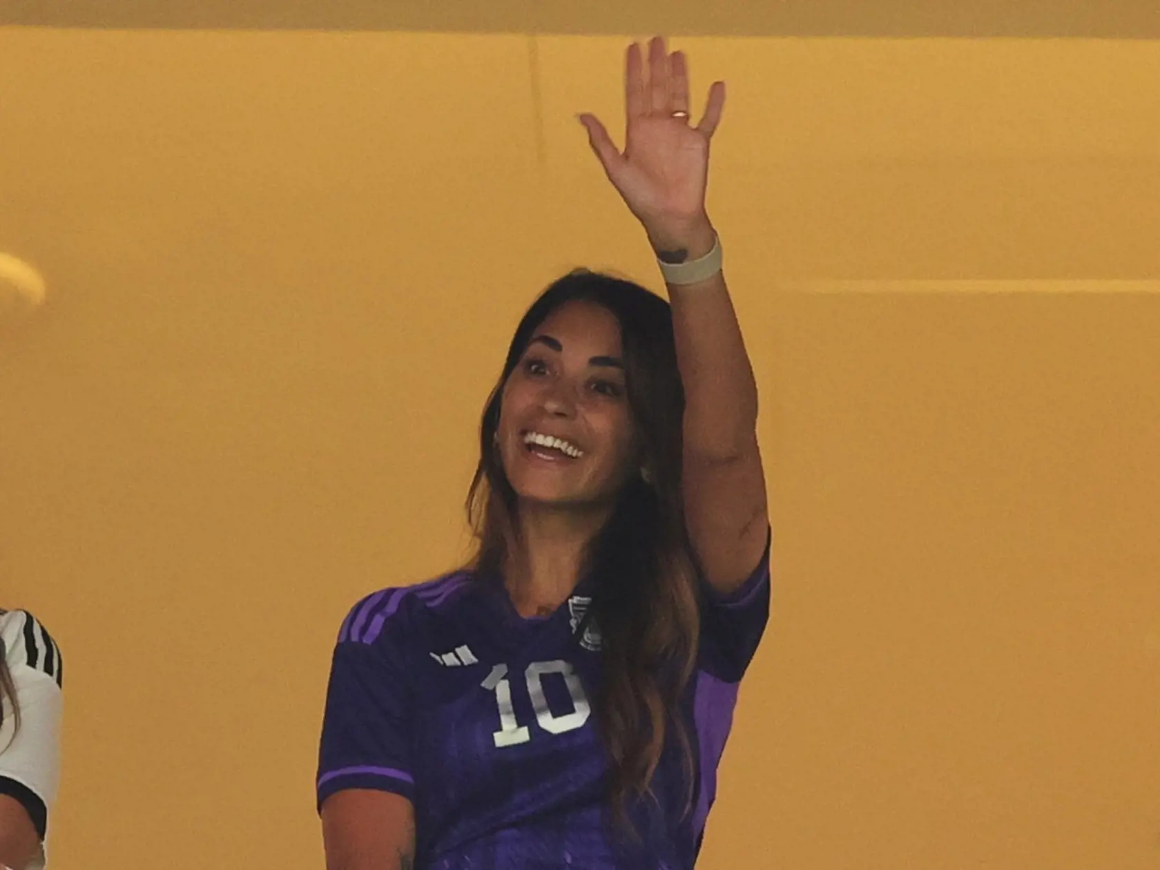 Antonella si semifinále Argentíny s Chorvátskom poriadne užívala. Vo VIP-ke na štadióne bola stredobodom pozornosti fotografov aj okolitých fanúšikov.