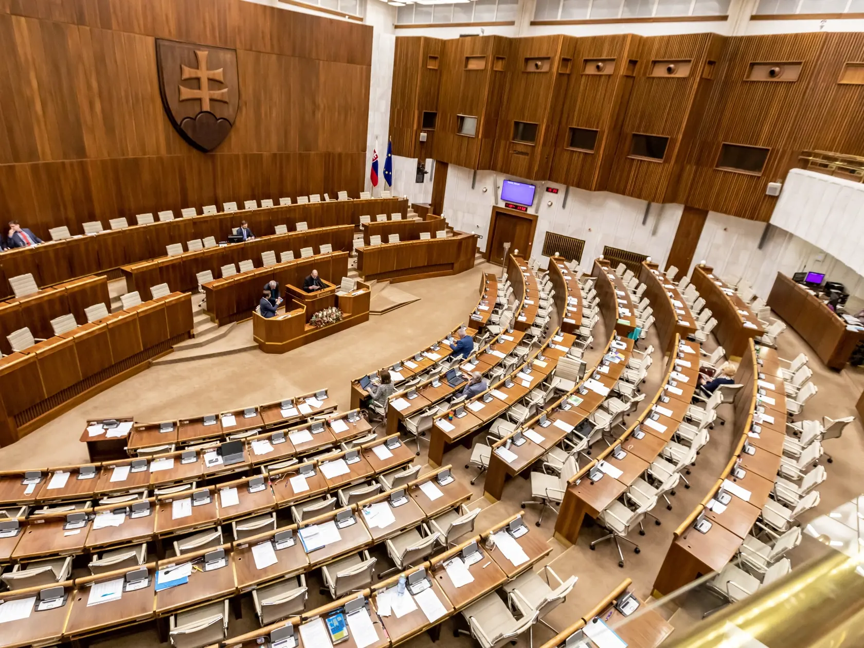 Na snímke prázdny parlament počas 78. schôdze NR SR.