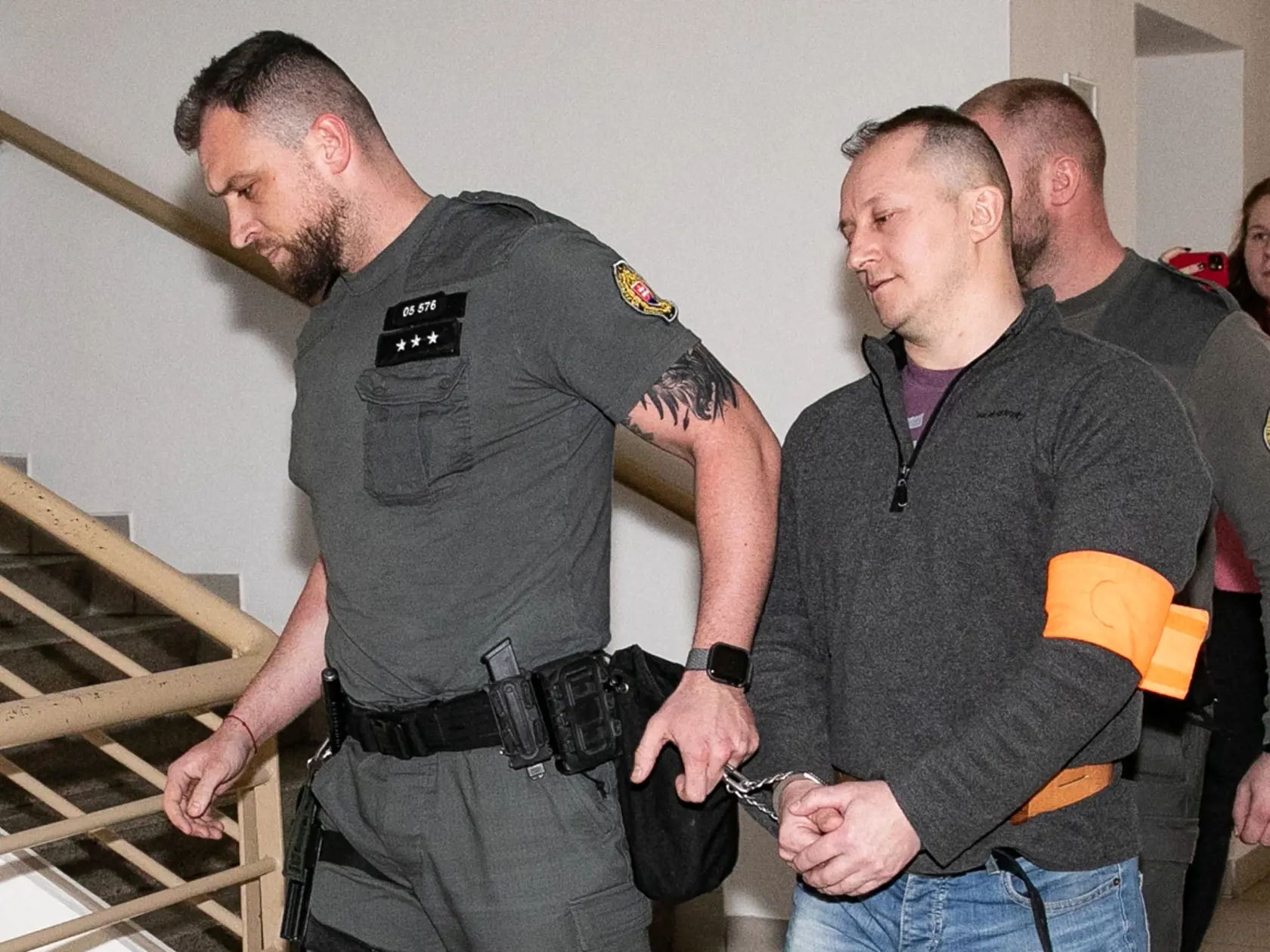 Svoj trest si odpyká  Štefan Katrenič, ktorý zavraždil svoju manželku Agátu. Smutné vianoce ho čakajú vo väzení v Banskej Bystrici.