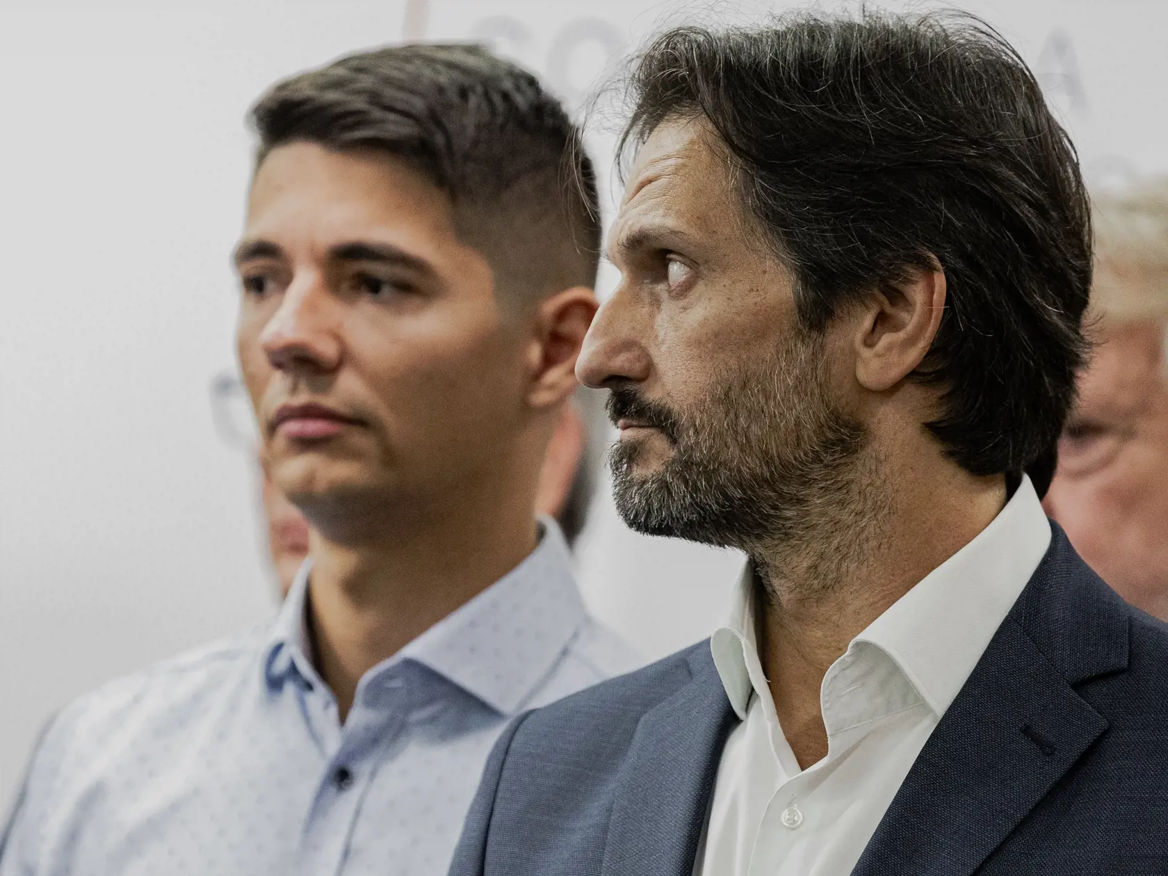 Na snímke Erik Kaliňák a Robert Kaliňák počas tlačovej konferencia strany Smer - slovenská sociálna demokracia po skončení predčasných parlamentných volieb.