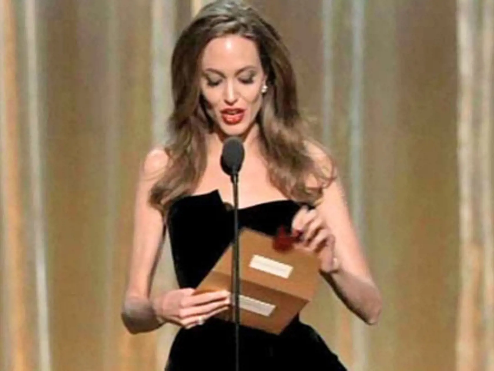 Angelina Jolie (44).