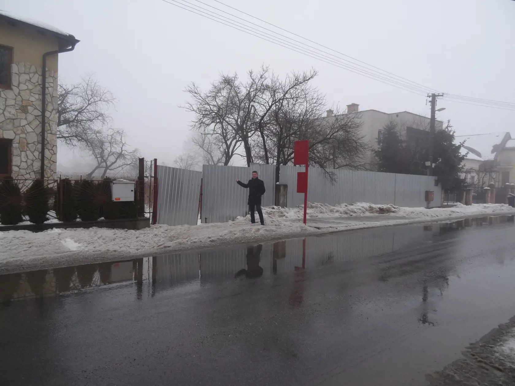 Pozemok sa nachádza na ulici K majeru.