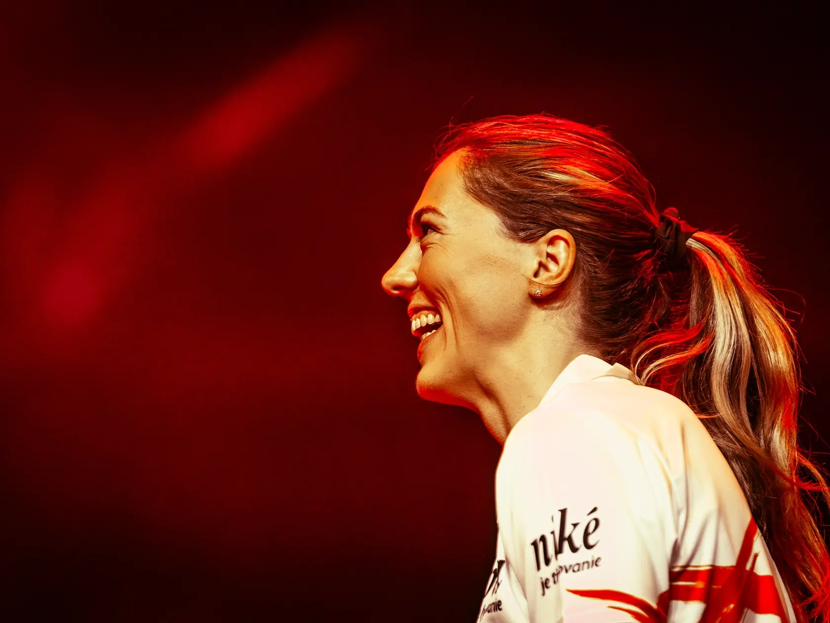 Šípkarská exhibícia Niké Darts Night. Na snímke Petra Vlhová.